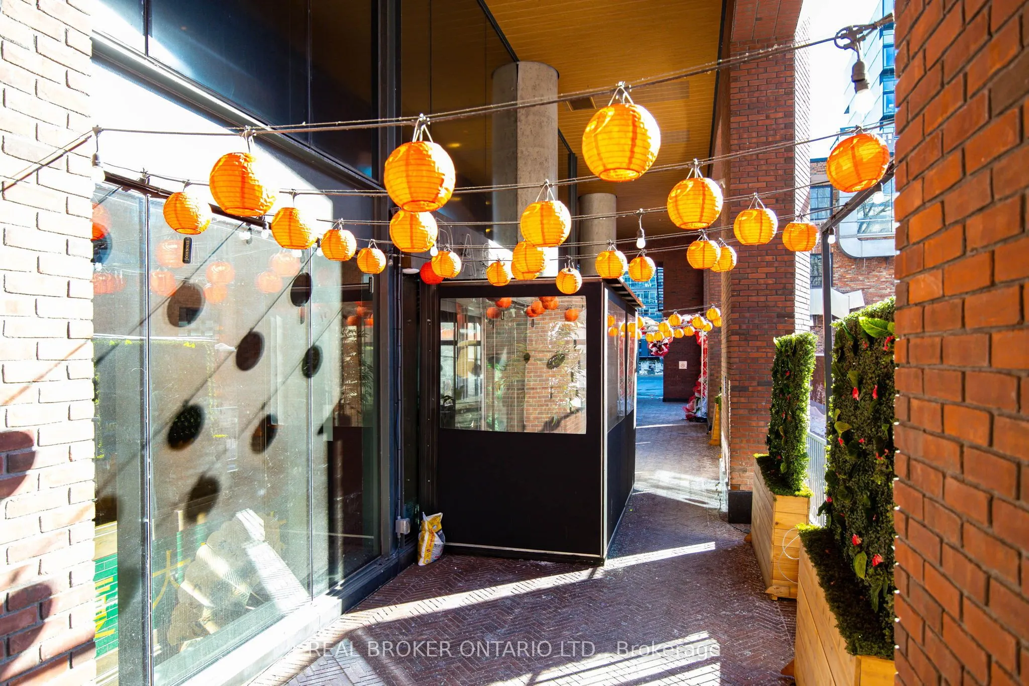 501 Adelaide Street W, #307