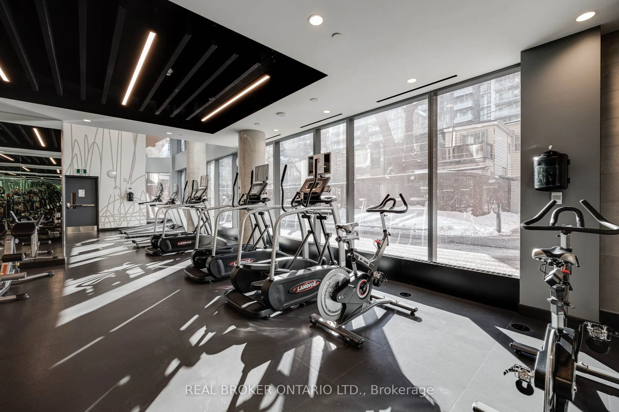 501 Adelaide Street W, #307