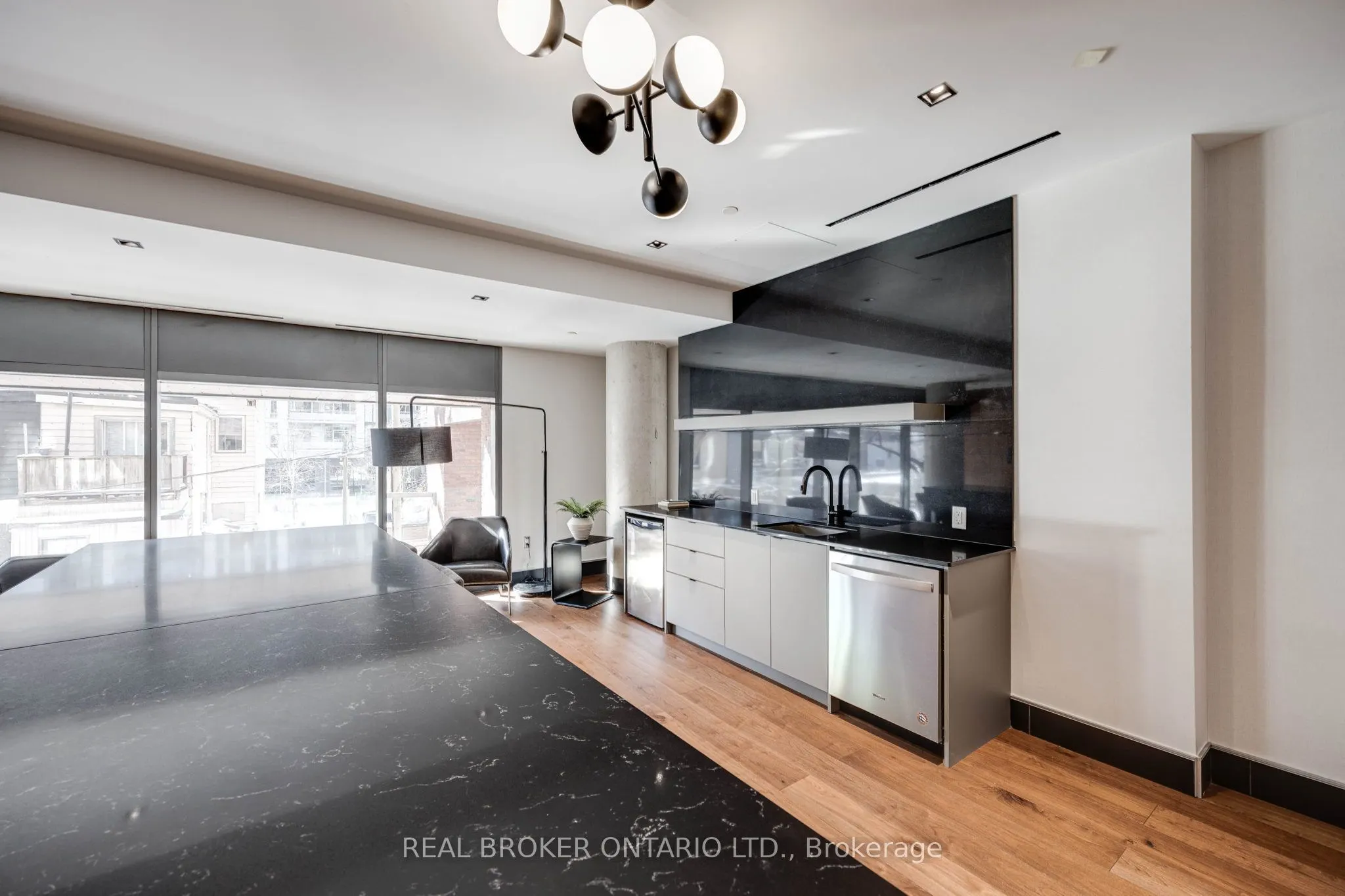 501 Adelaide Street W, #307