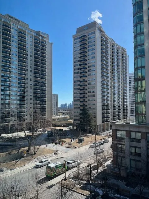 320 Tweedsmuir Avenue, #517
