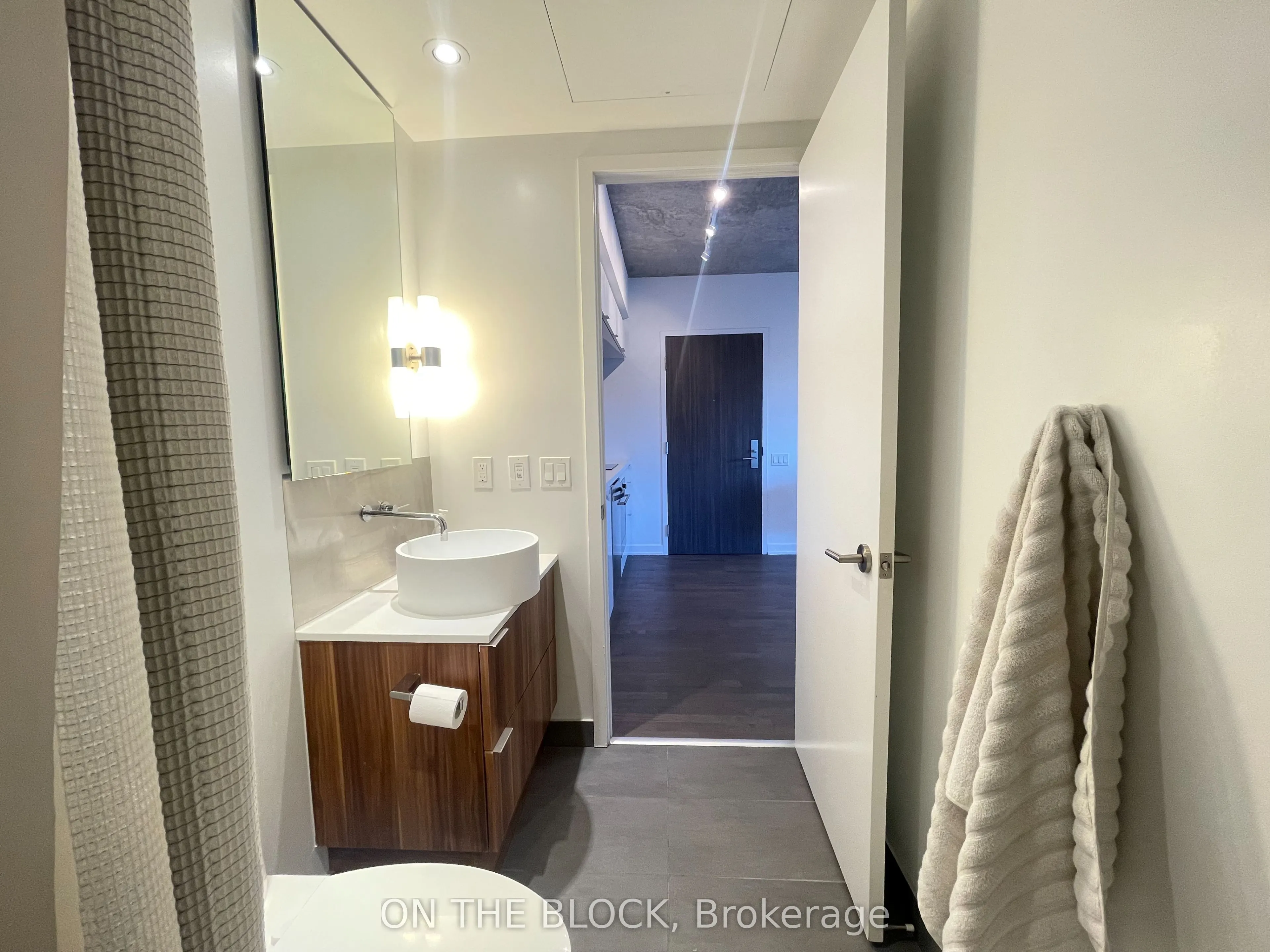 185 Roehampton Avenue, #509