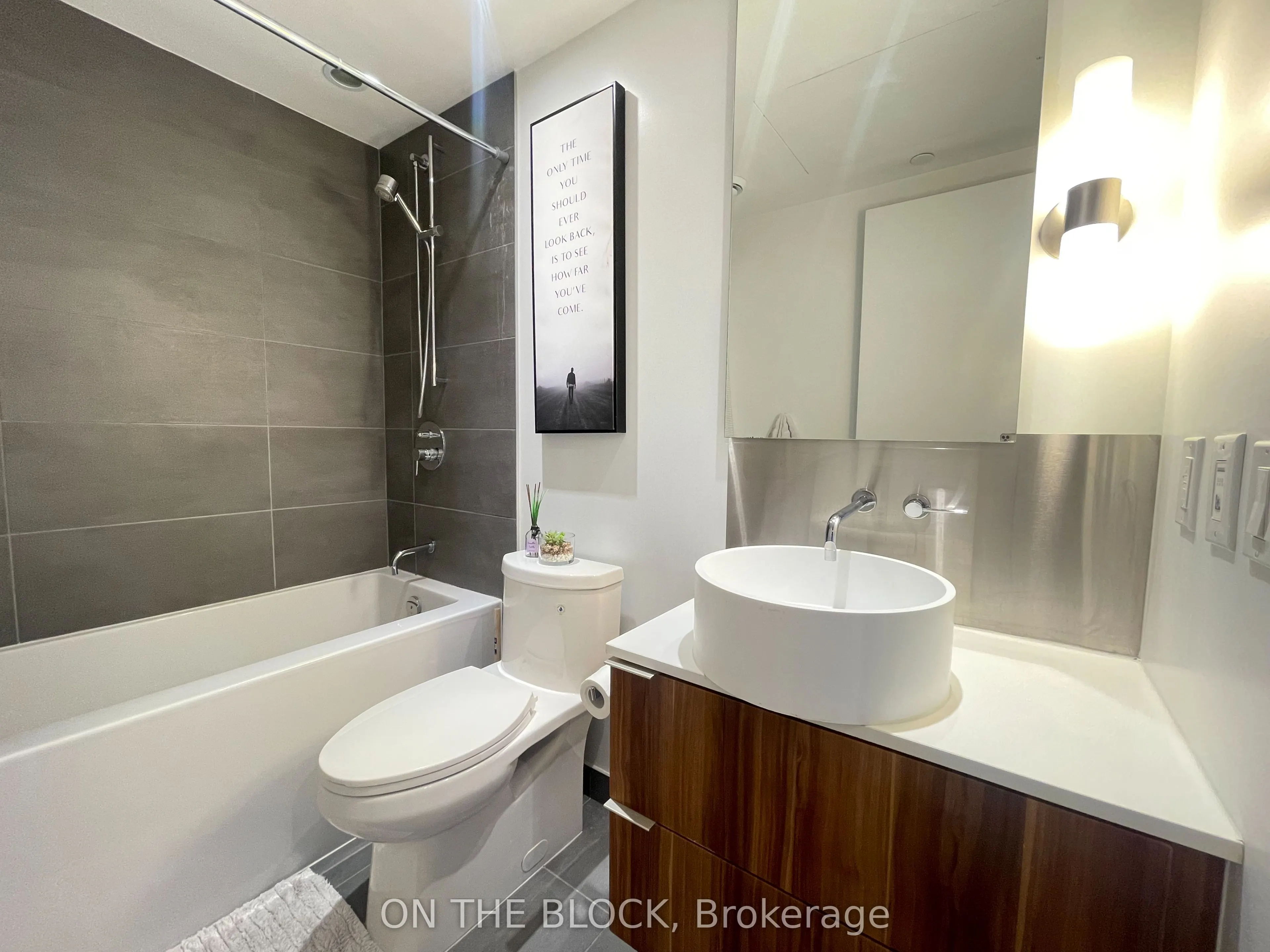185 Roehampton Avenue, #509