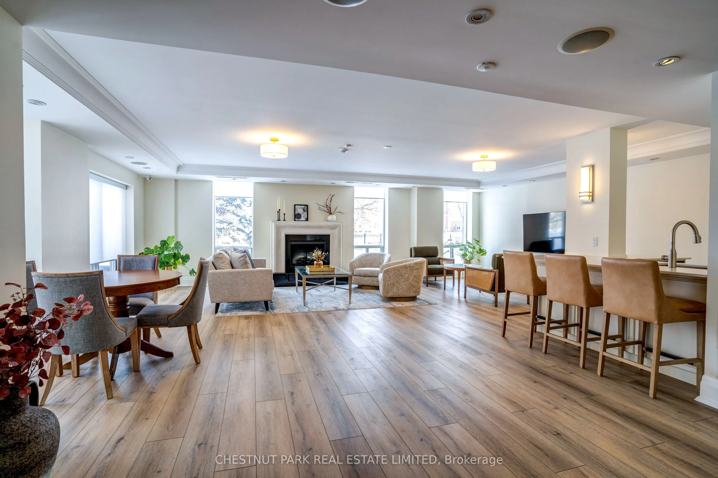 451 Rosewell Avenue, #413