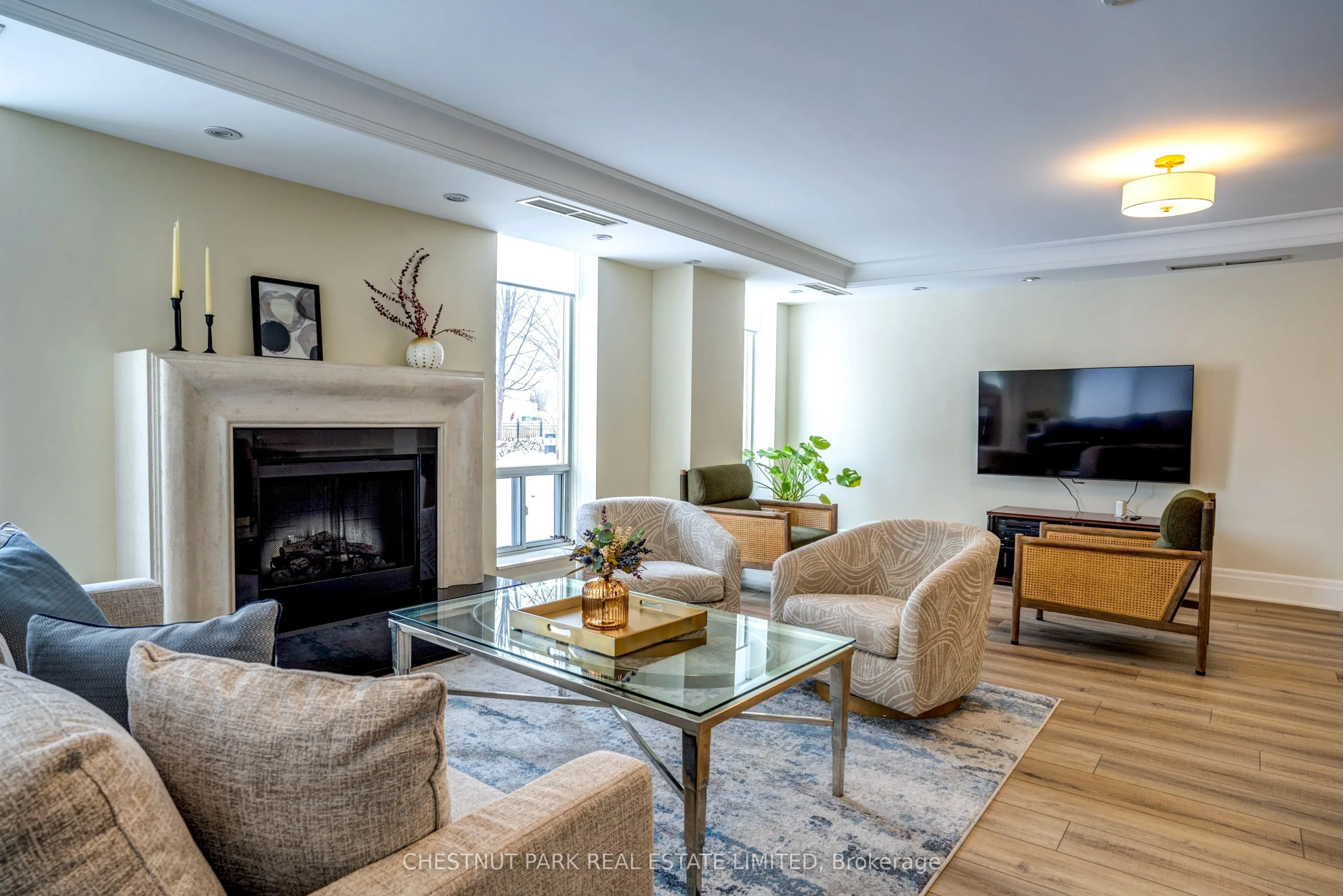 451 Rosewell Avenue, #413
