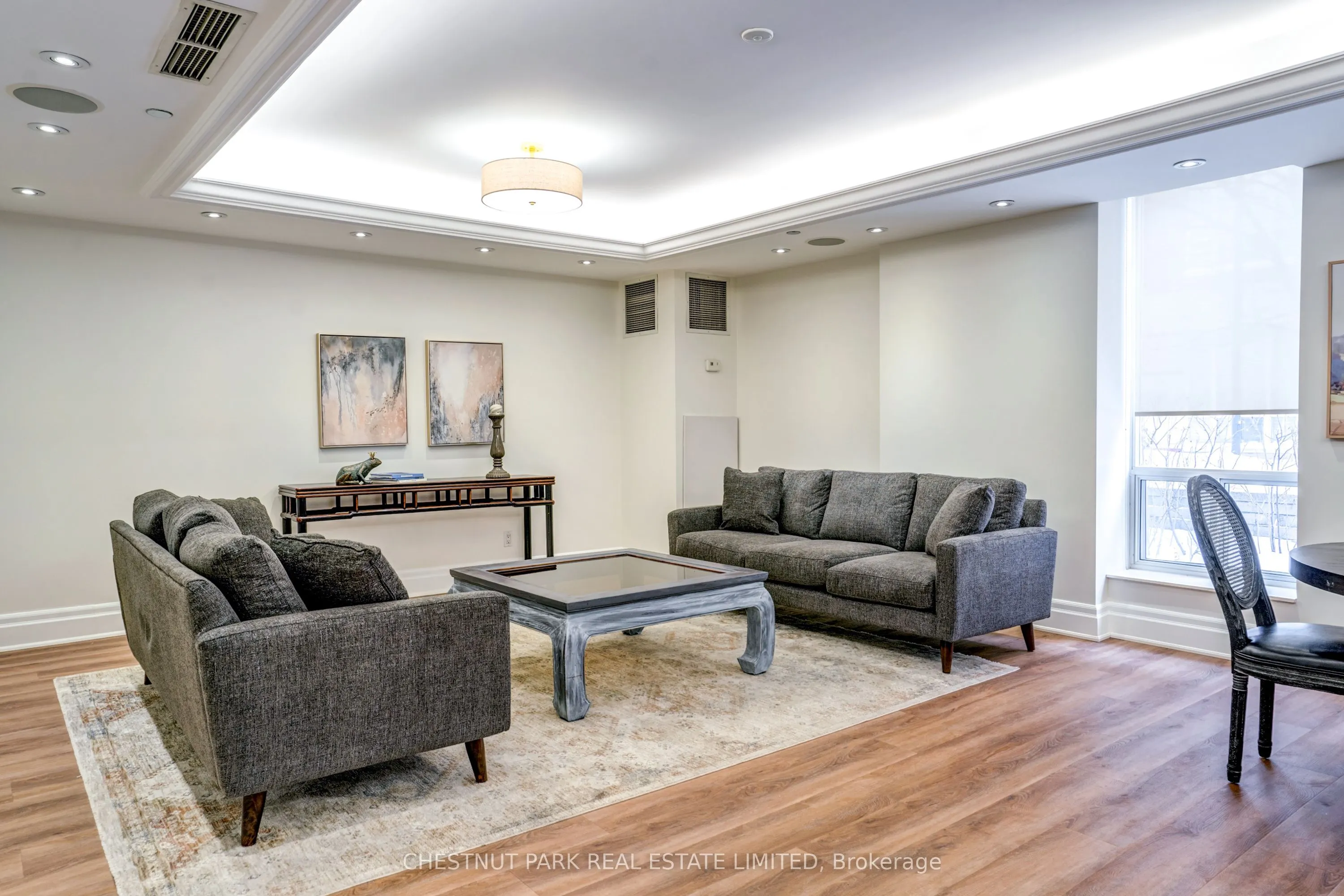 451 Rosewell Avenue, #413