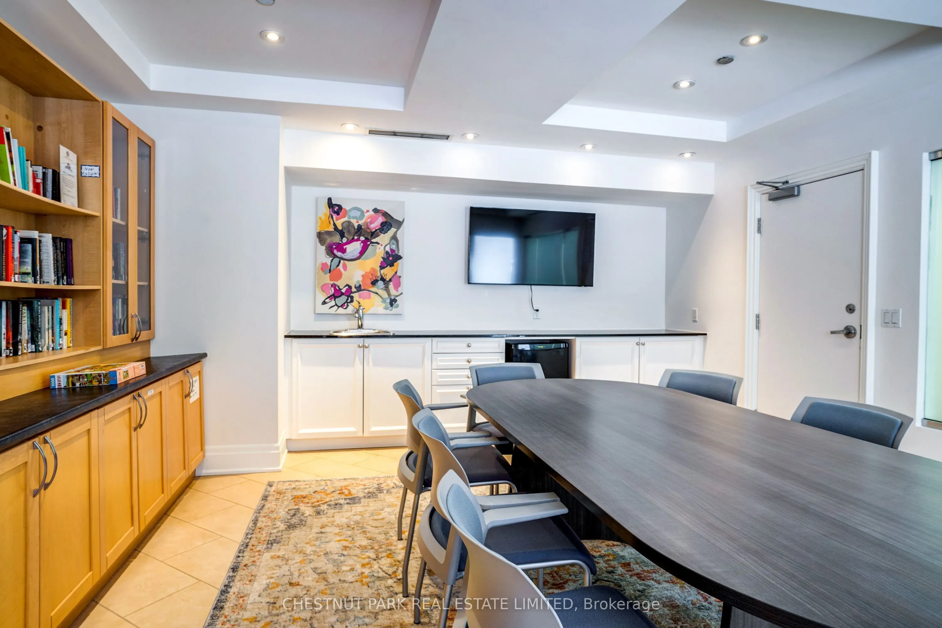 451 Rosewell Avenue, #413