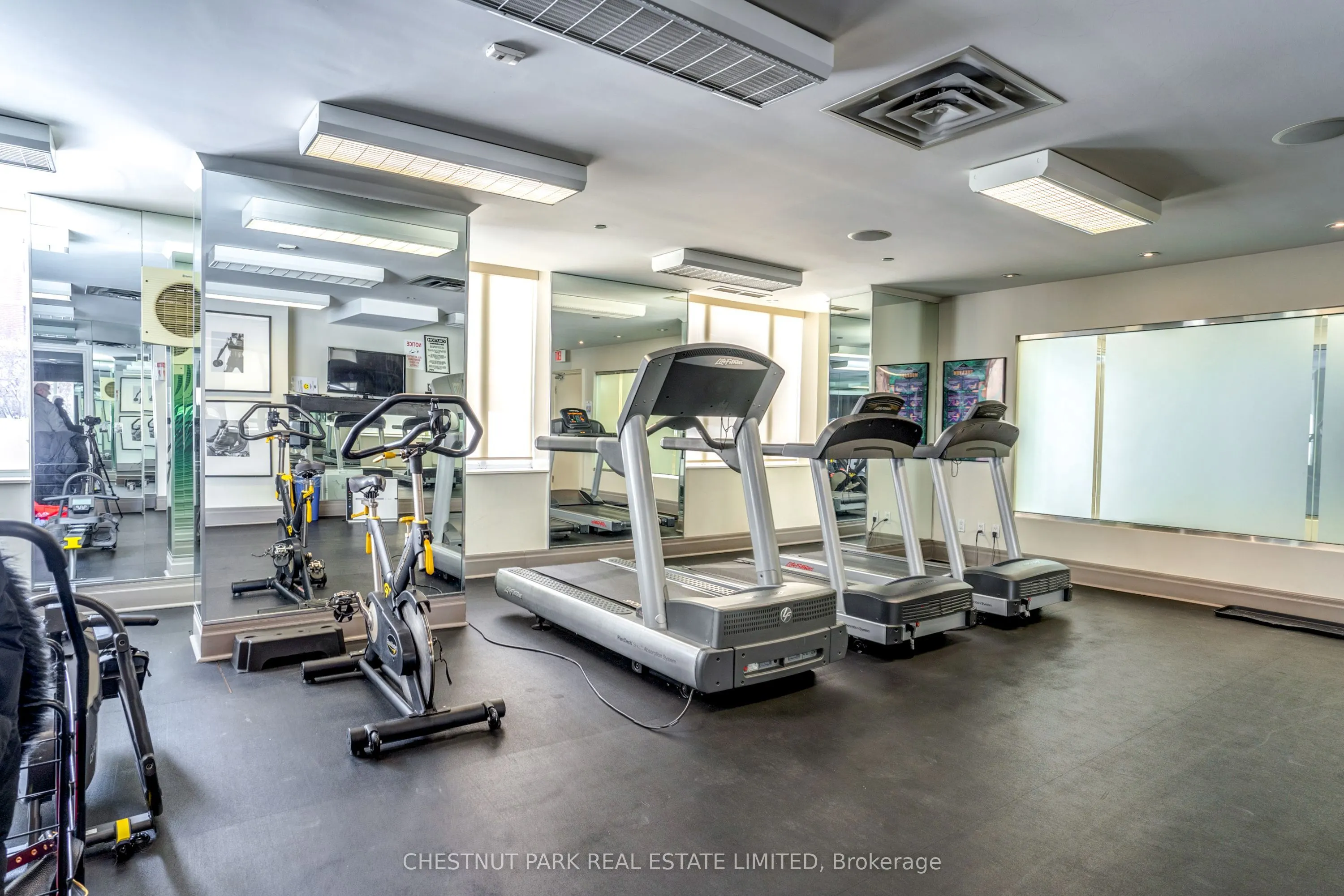 451 Rosewell Avenue, #413