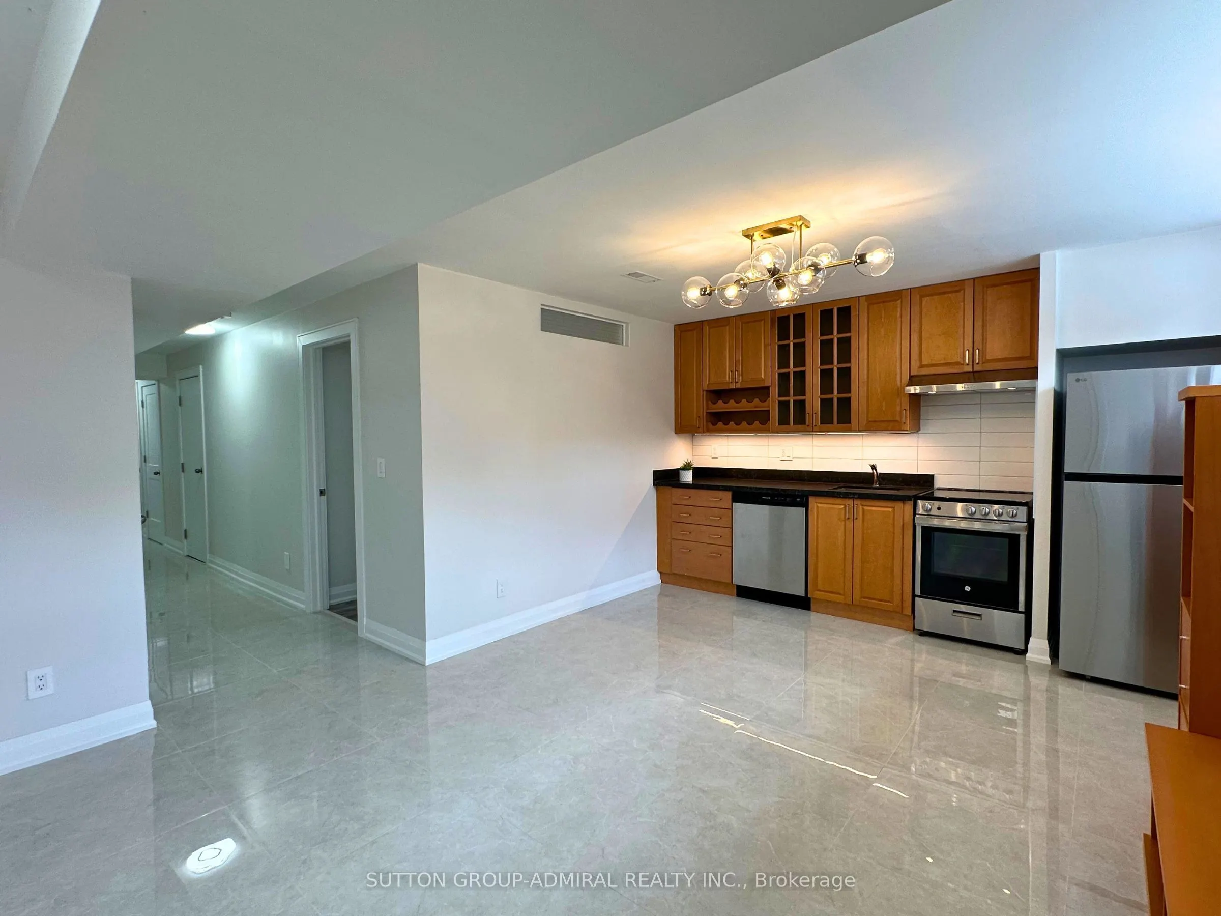 266 Lawrence Avenue E, #Lower