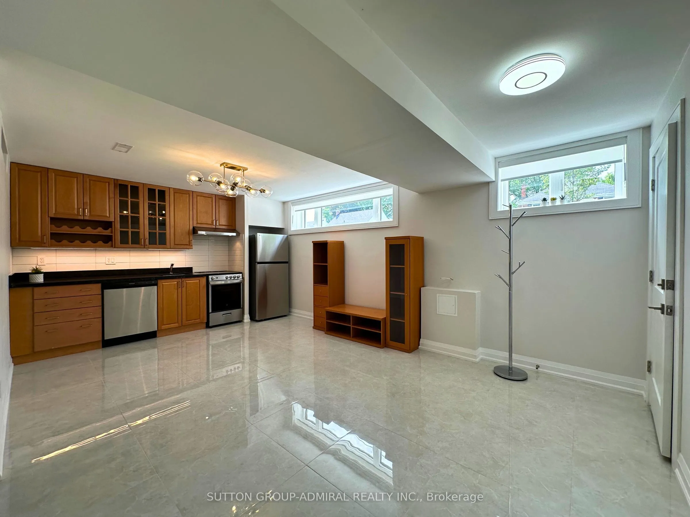 266 Lawrence Avenue E, #Lower