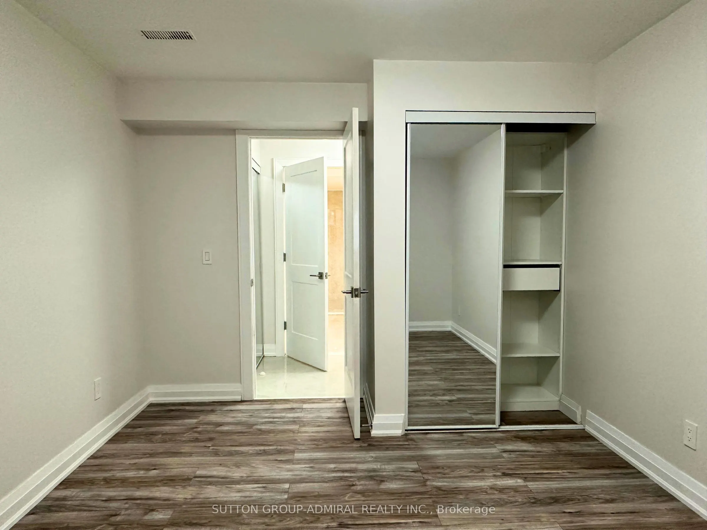 266 Lawrence Avenue E, #Lower