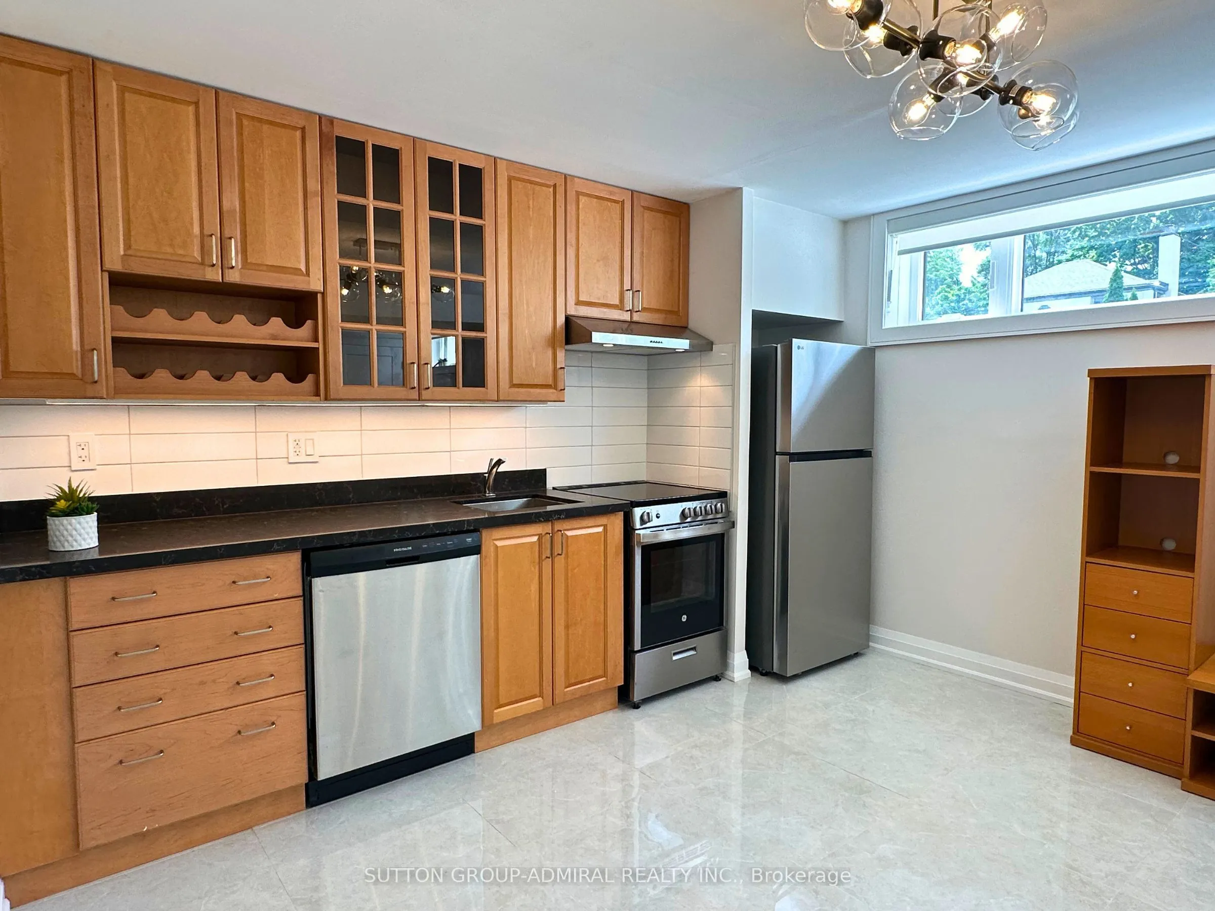 266 Lawrence Avenue E, #Lower