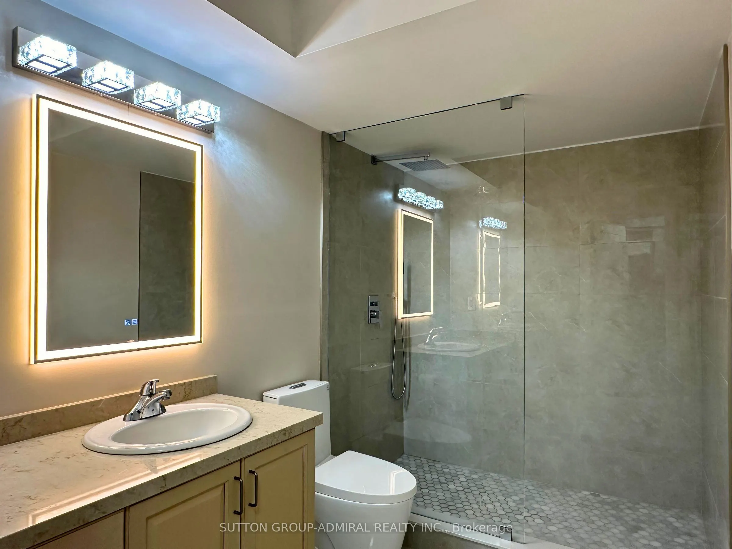 266 Lawrence Avenue E, #Lower