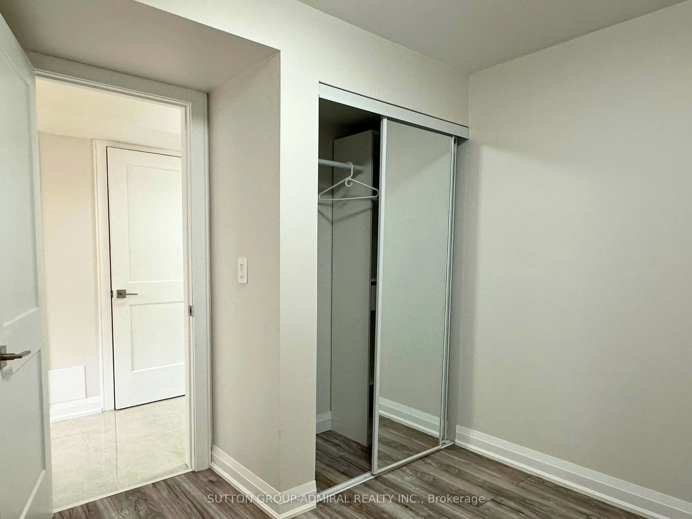 266 Lawrence Avenue E, #Lower