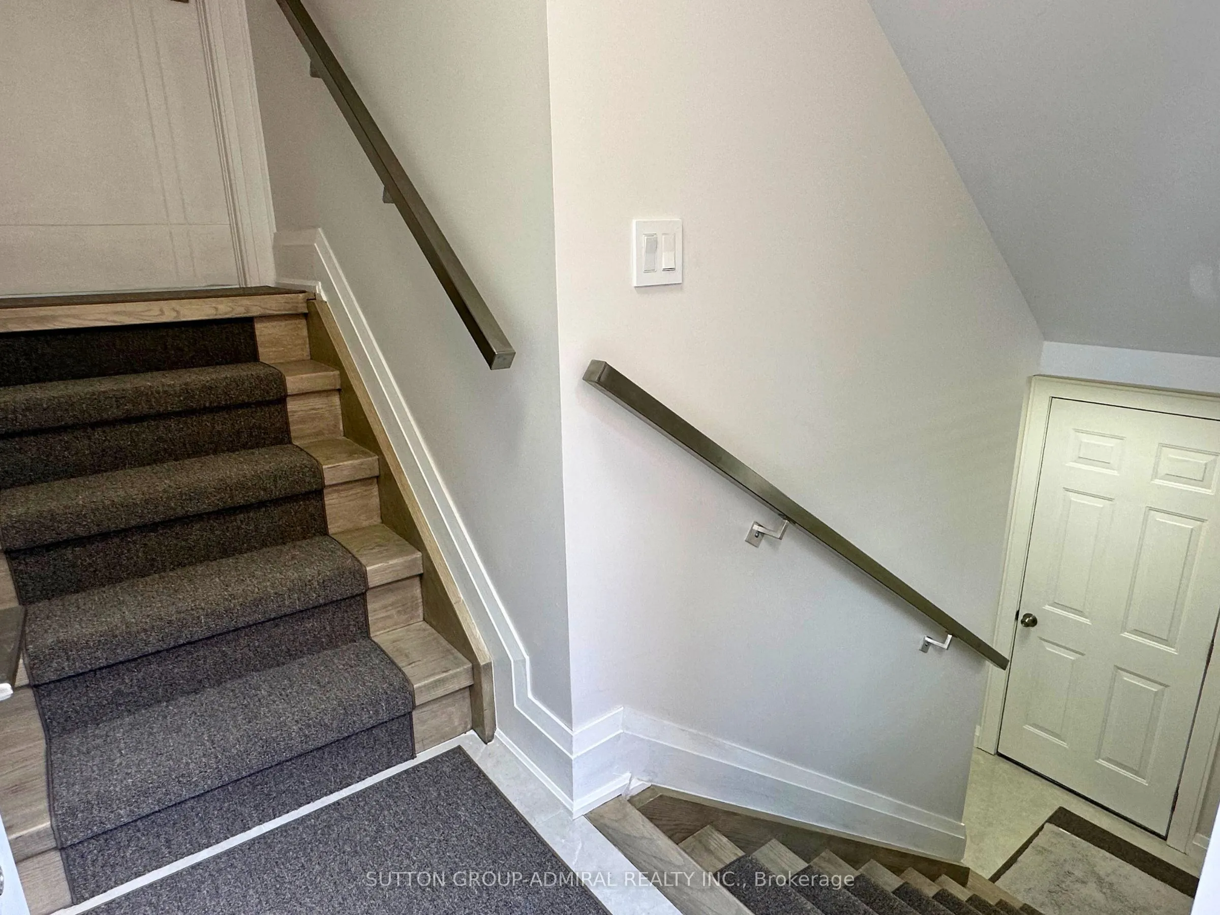 266 Lawrence Avenue E, #Lower