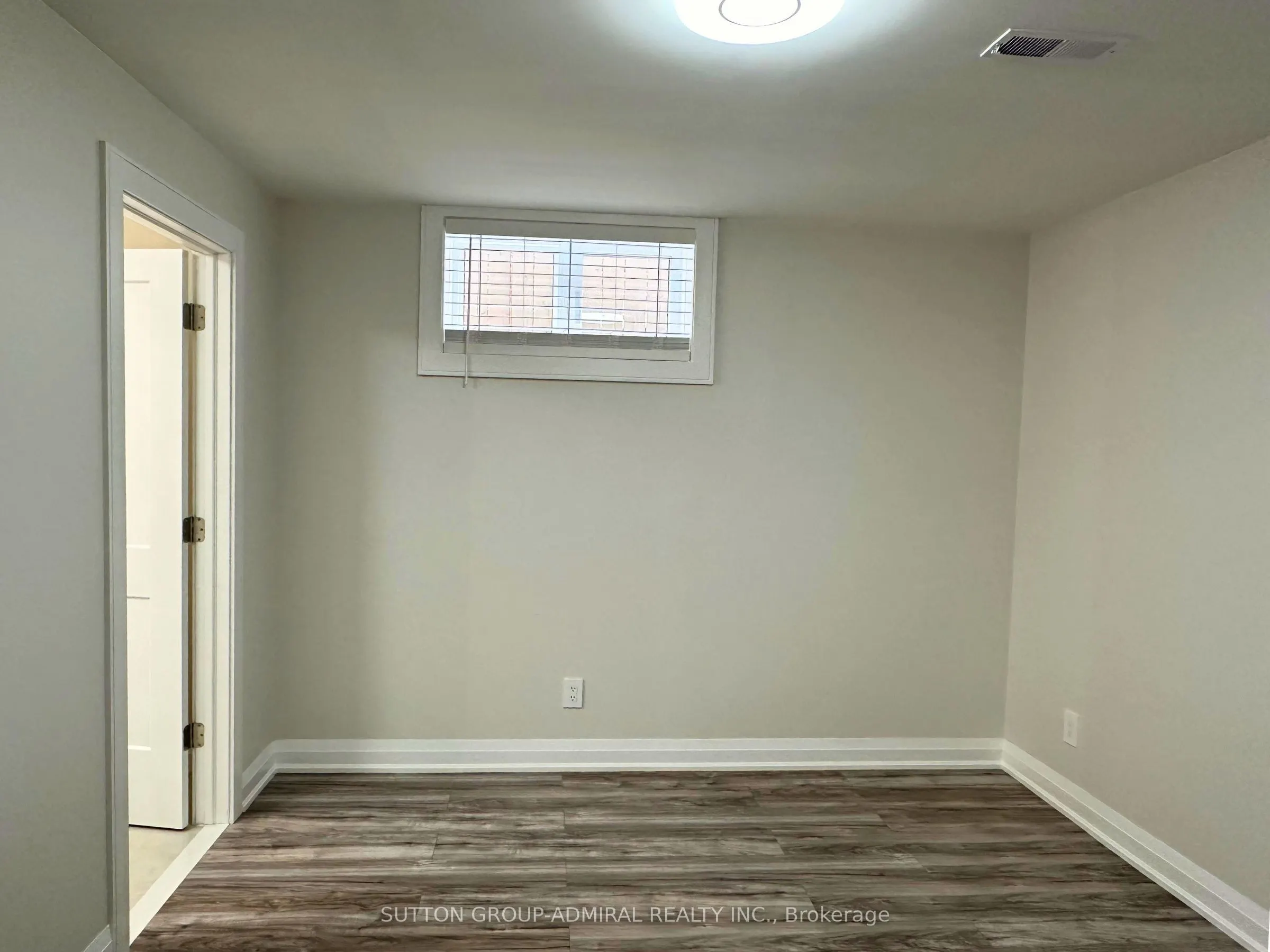 266 Lawrence Avenue E, #Lower