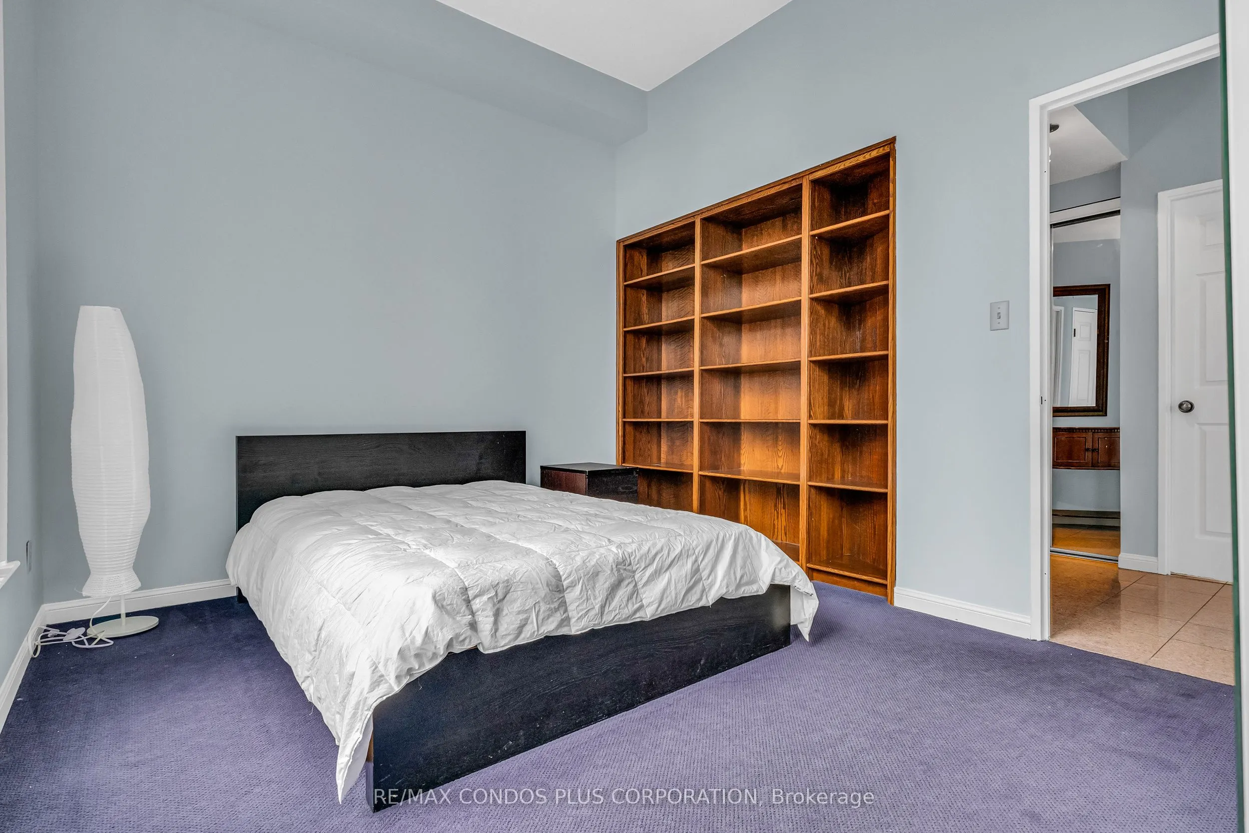 24 Wellesley Street W, #2403