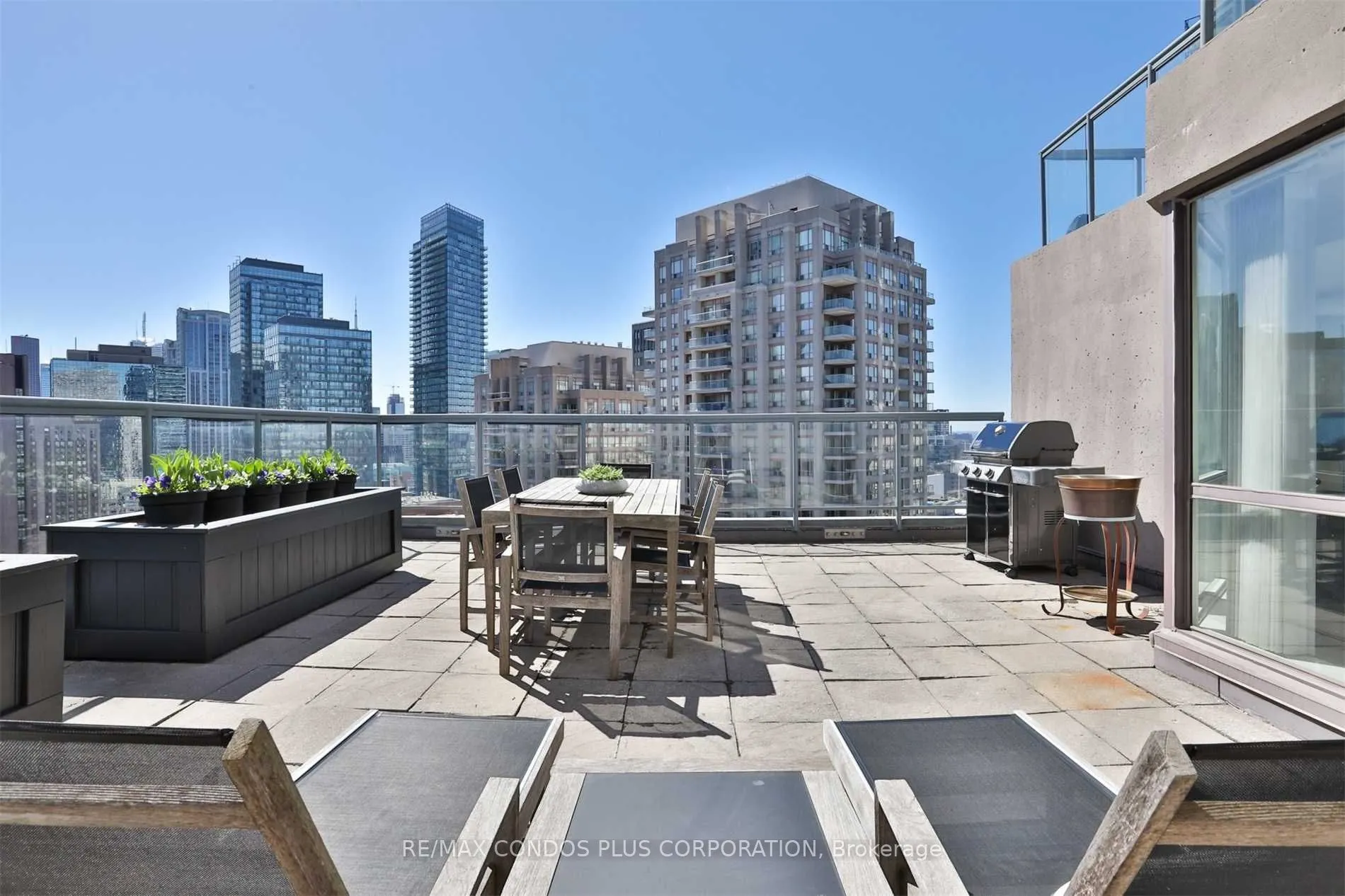 24 Wellesley Street W, #2403