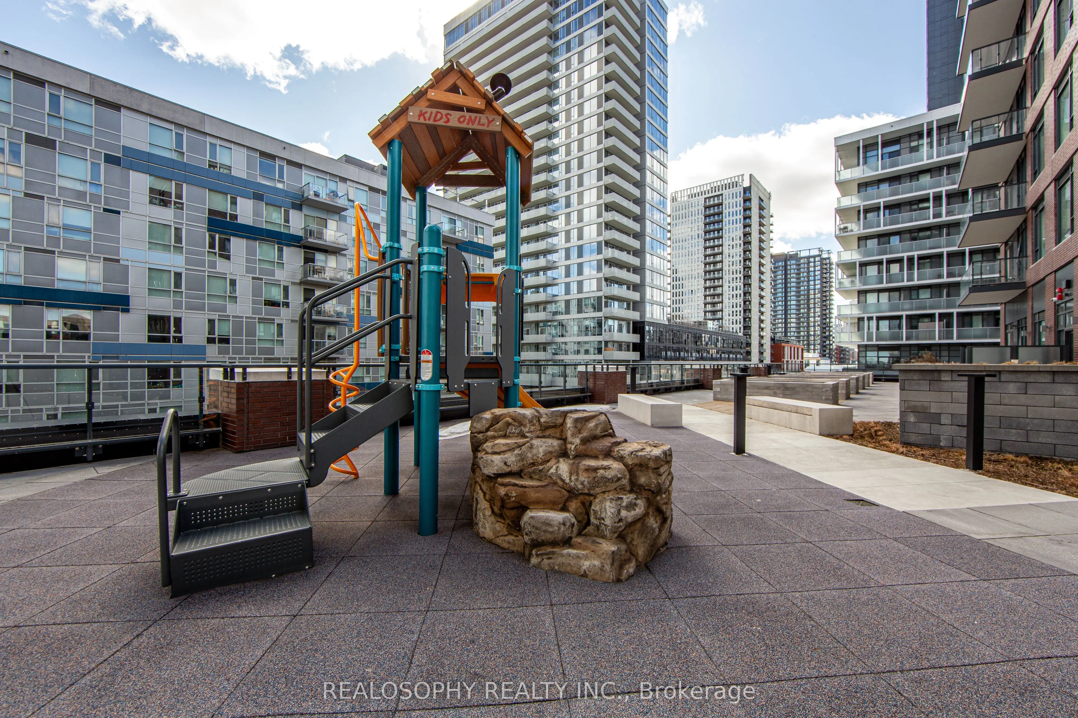 130 River Street, #1905