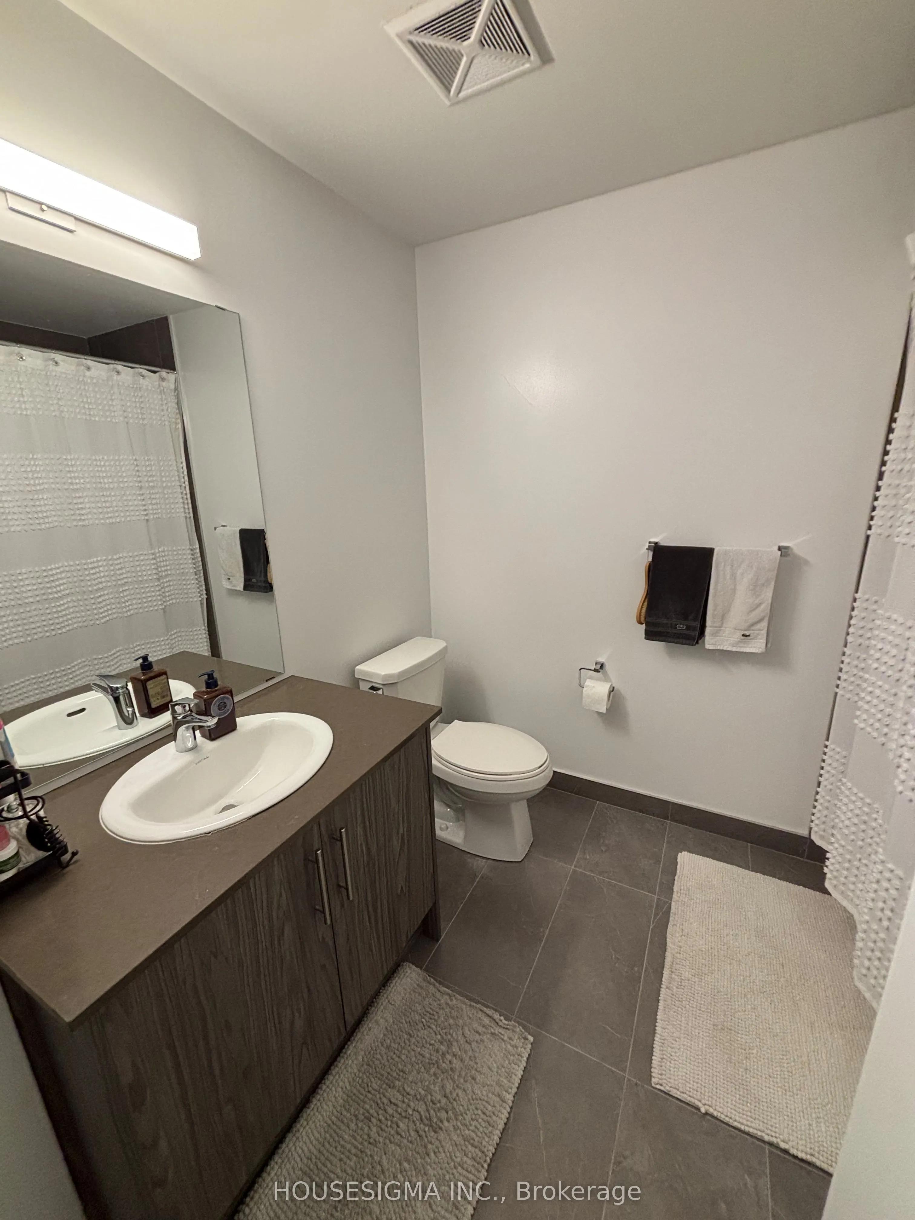 1700 Avenue Road, #202