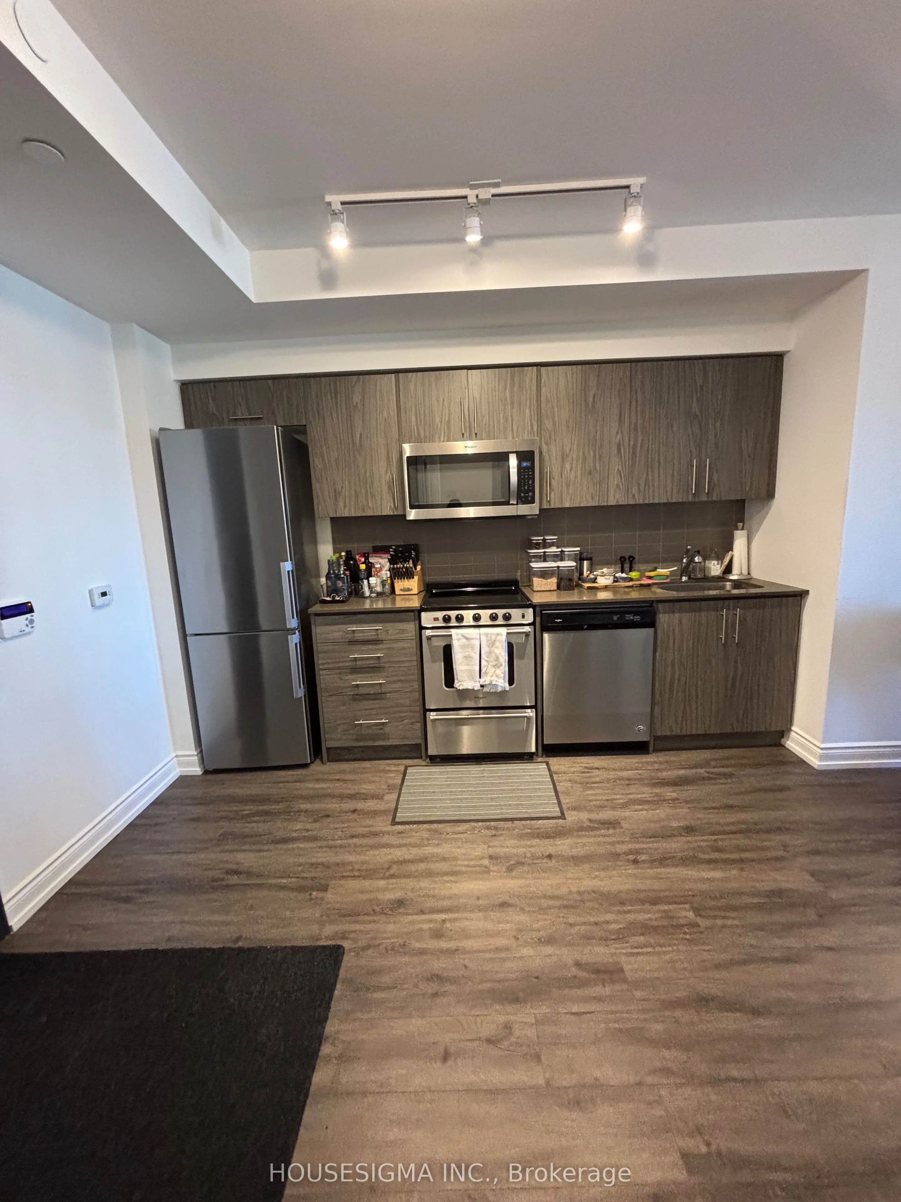 1700 Avenue Road, #202