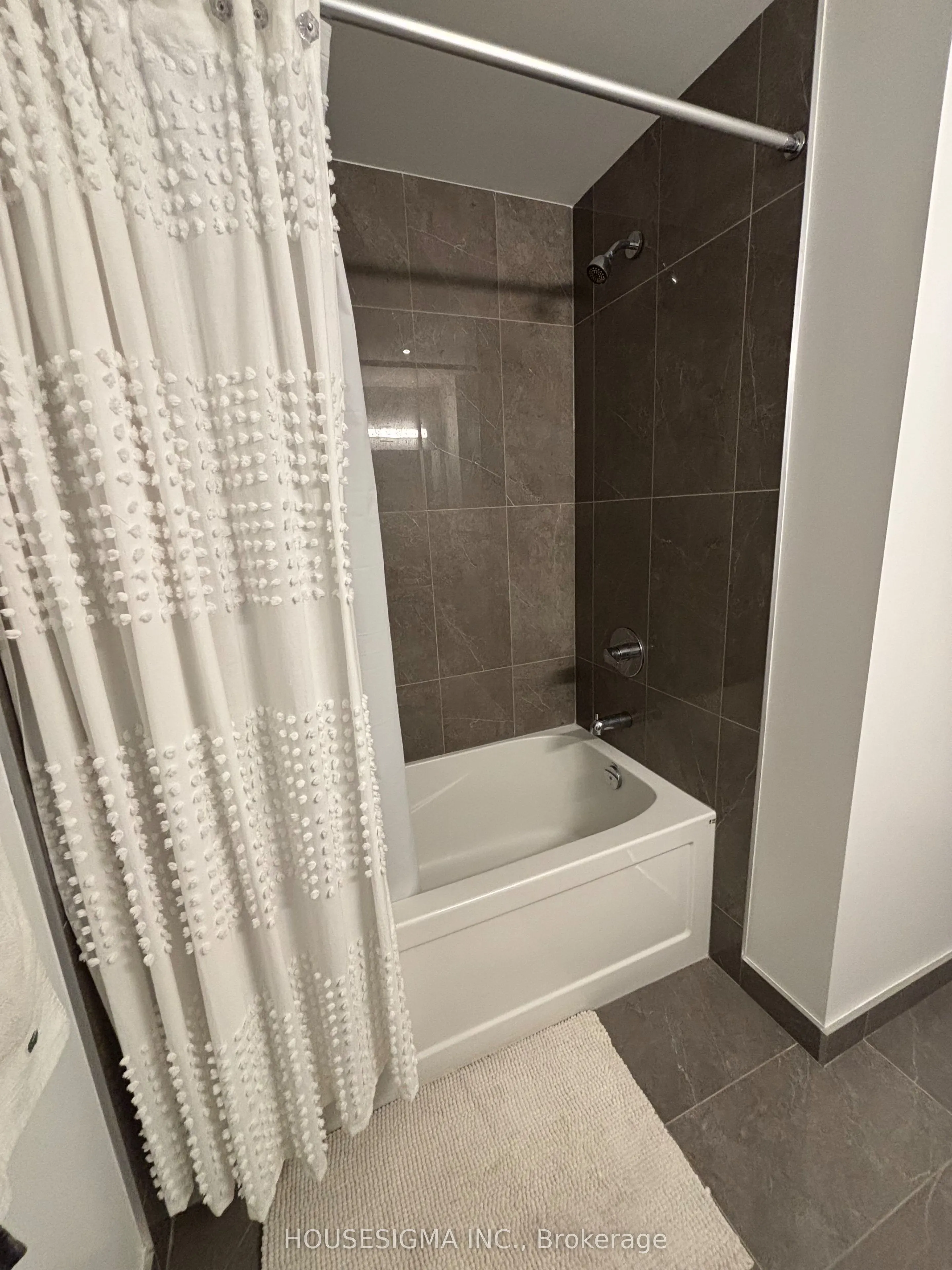 1700 Avenue Road, #202