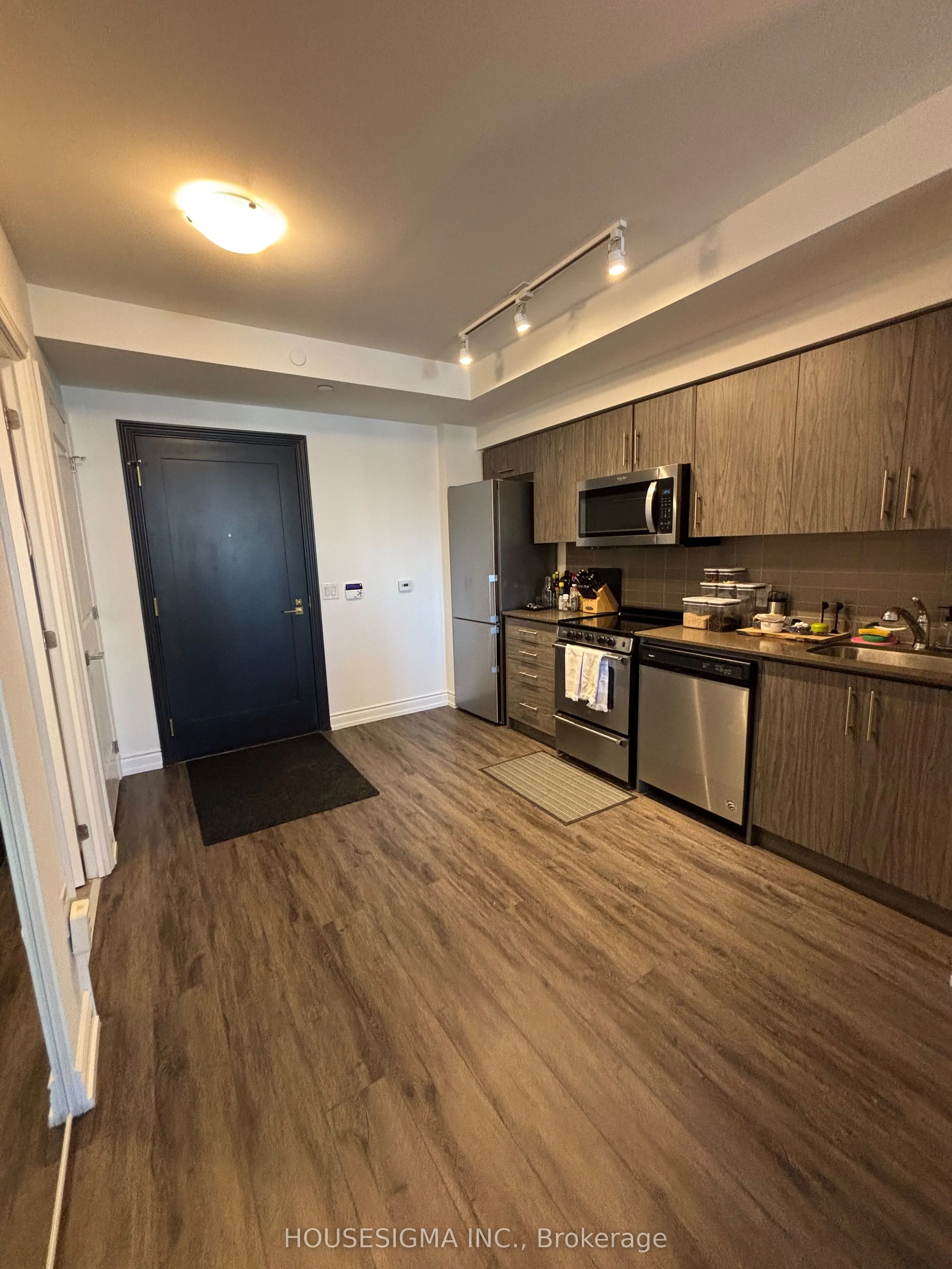 1700 Avenue Road, #202