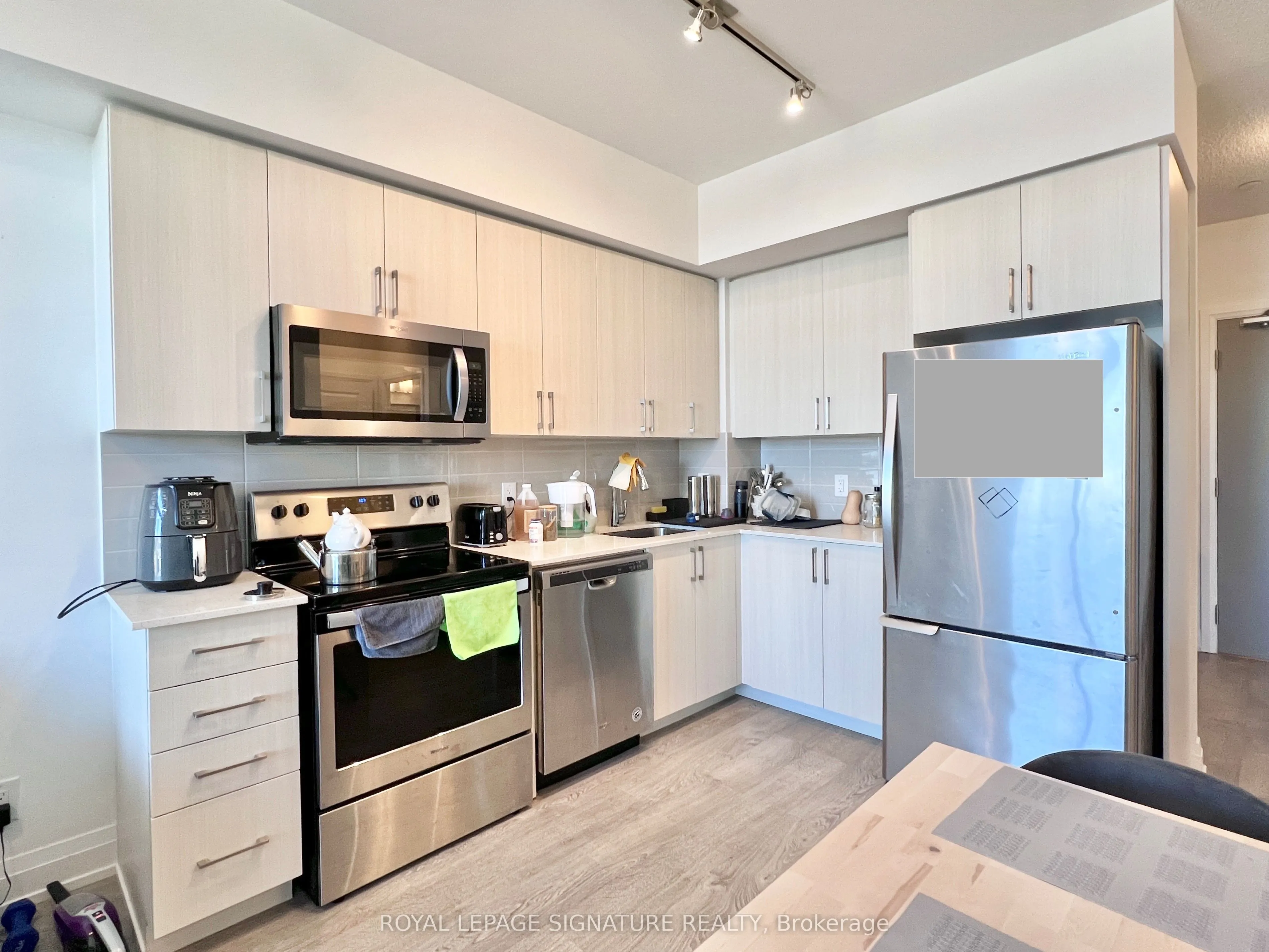 591 Sheppard Avenue E, #722