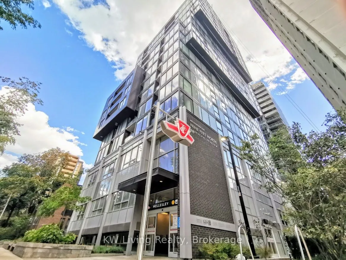 17 Dundonald Street, #406