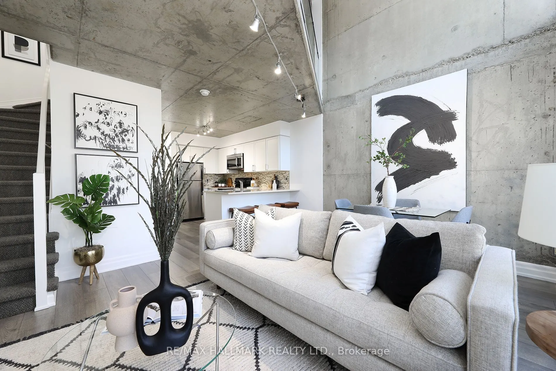 1029 King Street W, #818