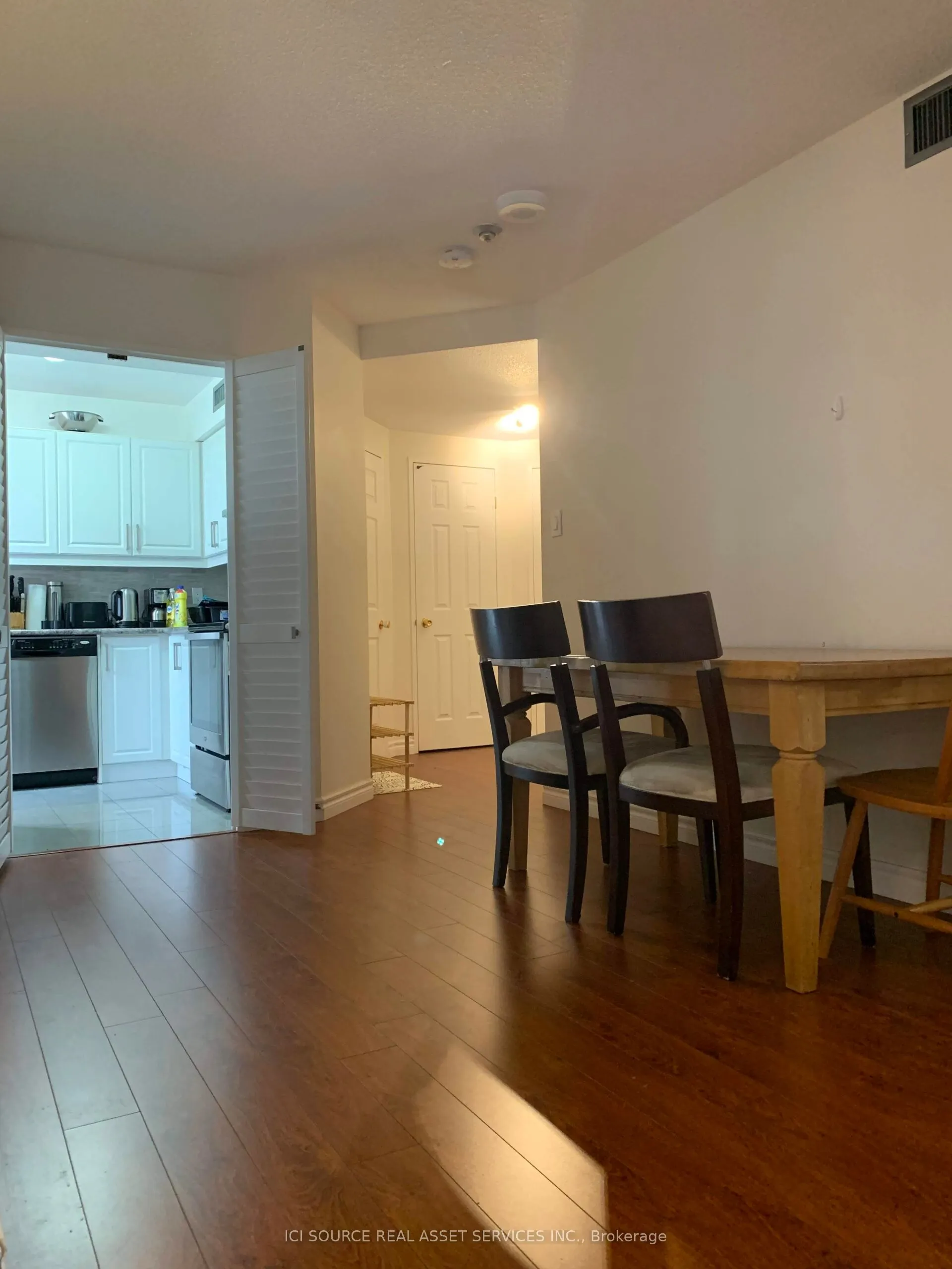 55 Centre Avenue, #706