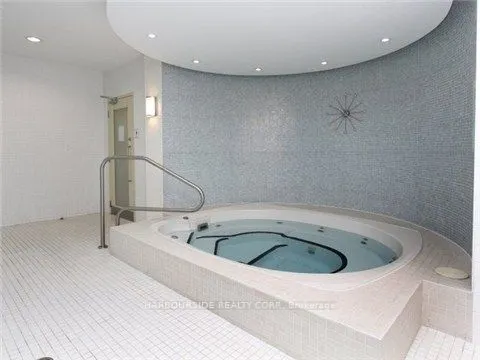 228 Queens Quay W, #608