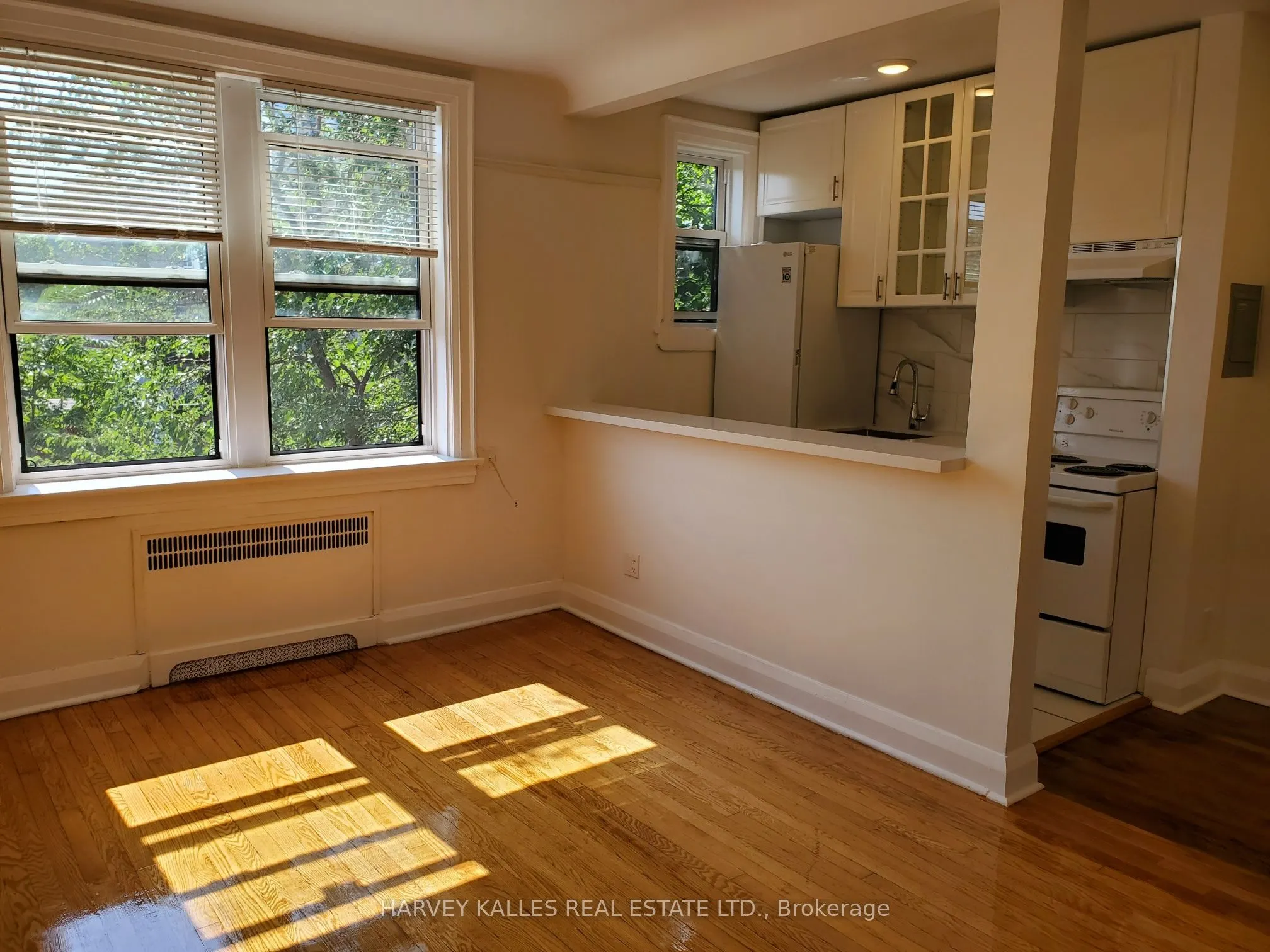 404 Spadina Road, #405