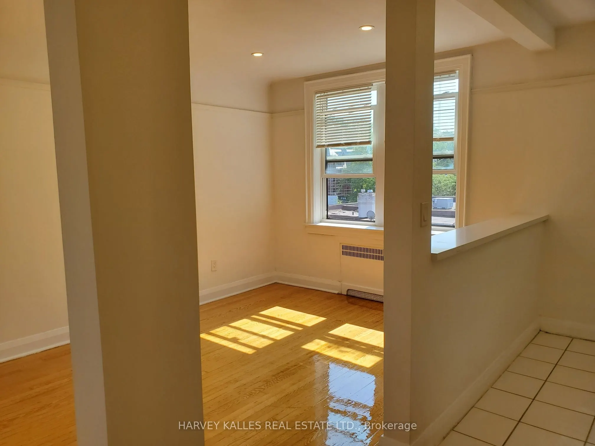 404 Spadina Road, #405