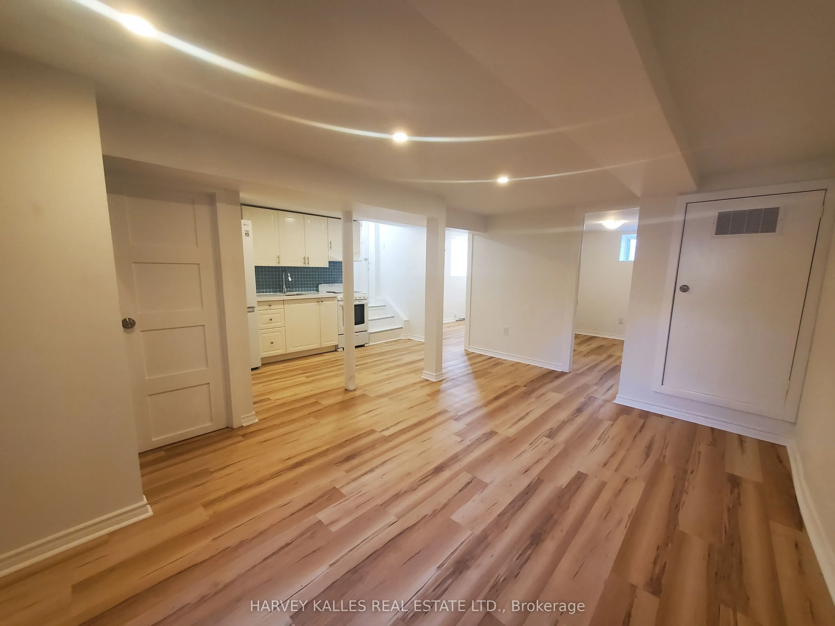 404 Spadina Road, #405