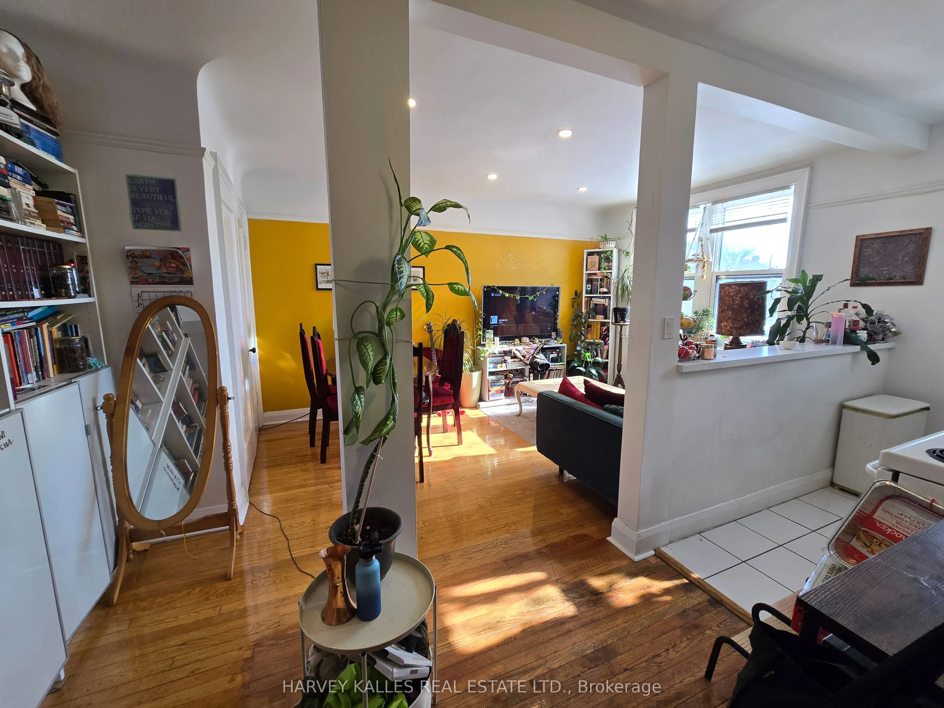 404 Spadina Road, #405