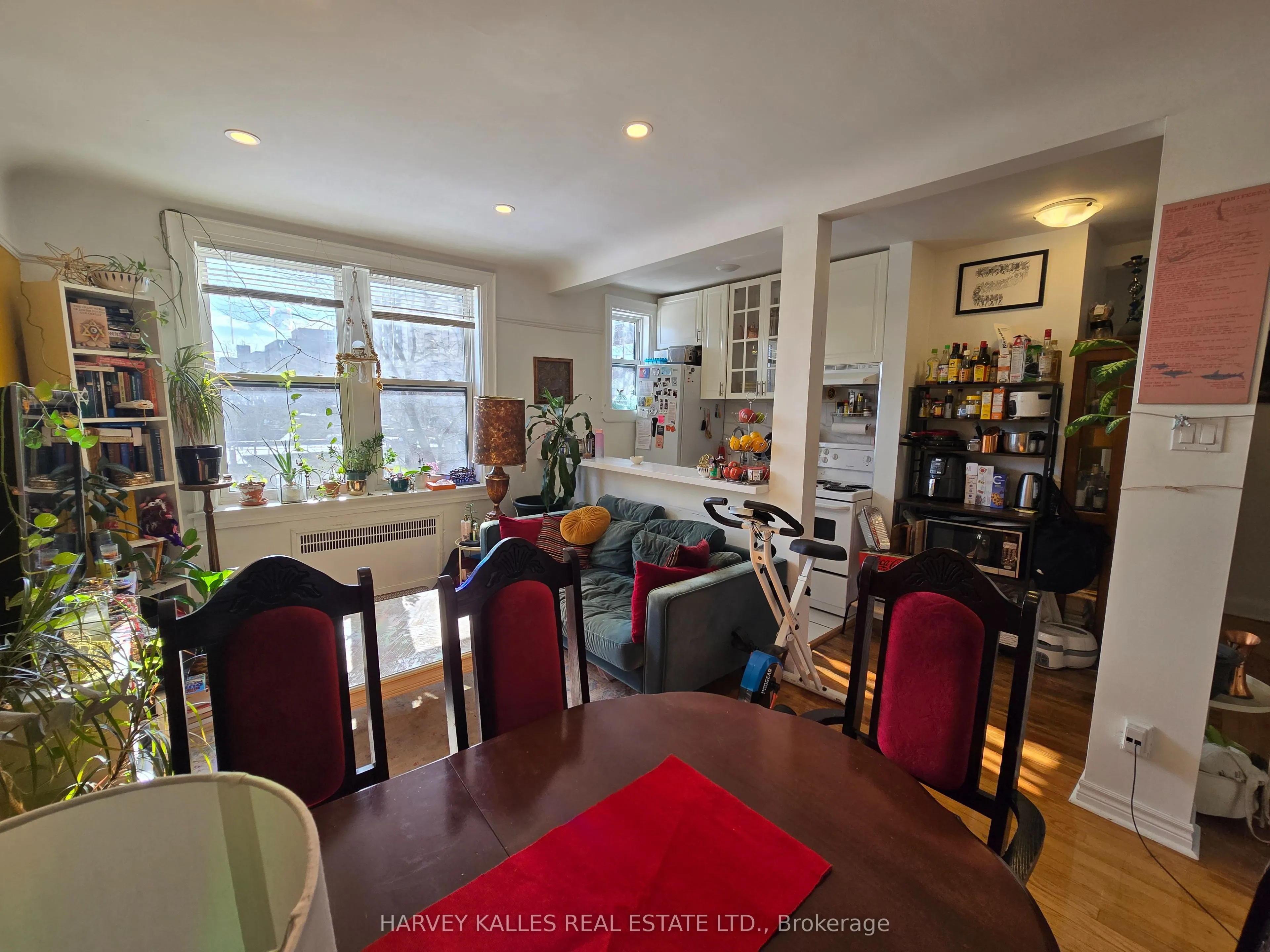 404 Spadina Road, #405