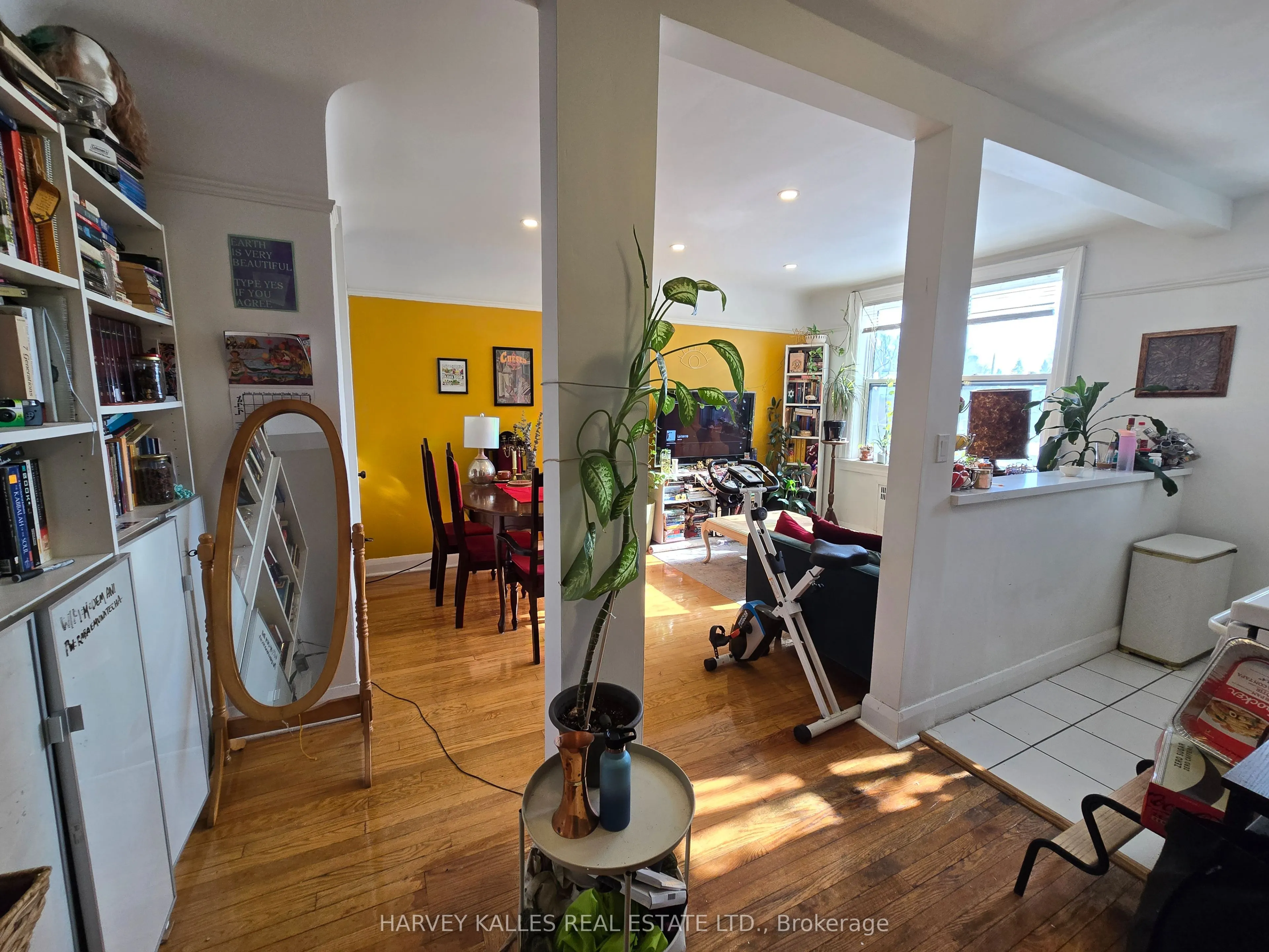 404 Spadina Road, #405