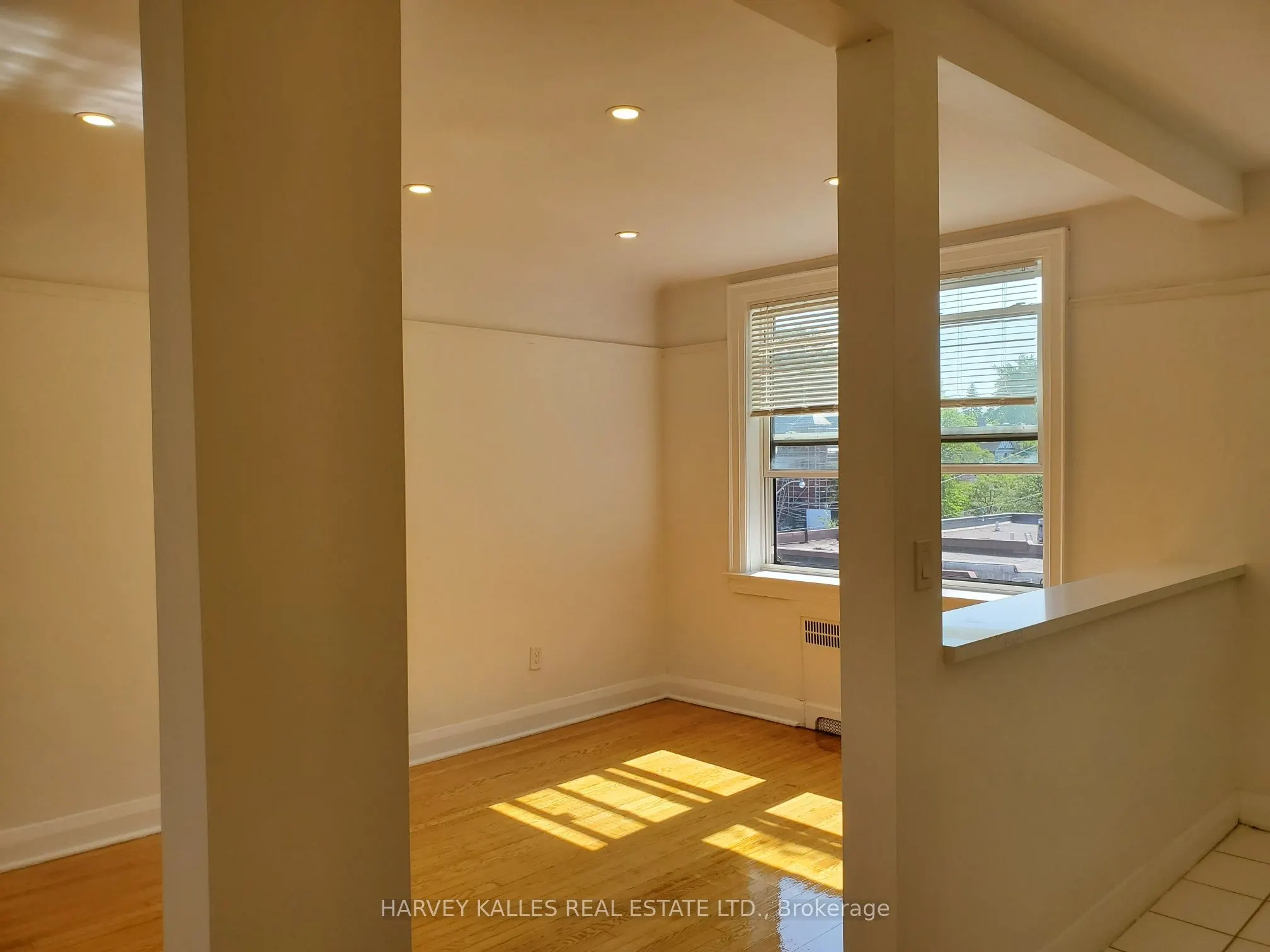 404 Spadina Road, #405