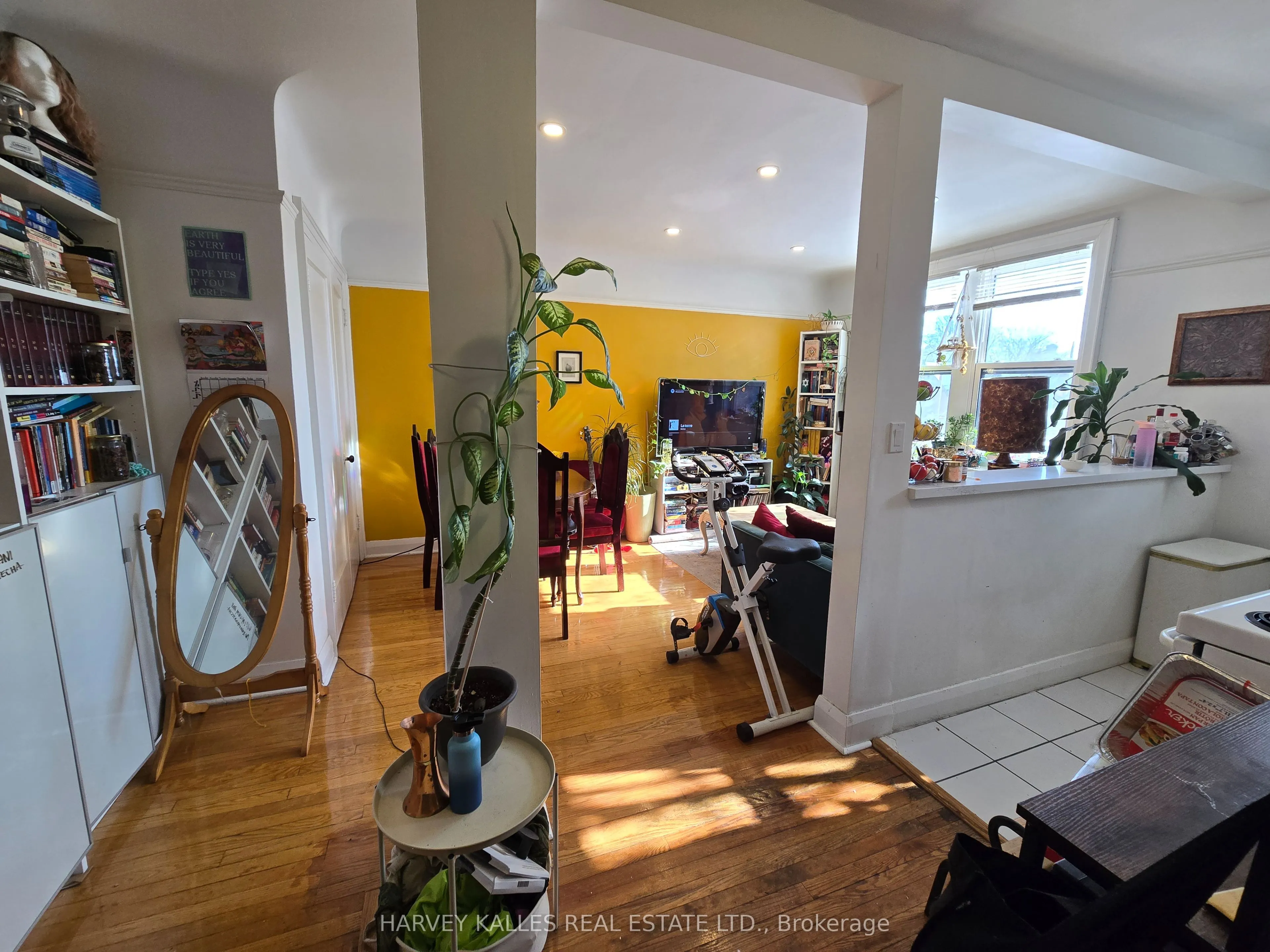 404 Spadina Road, #405