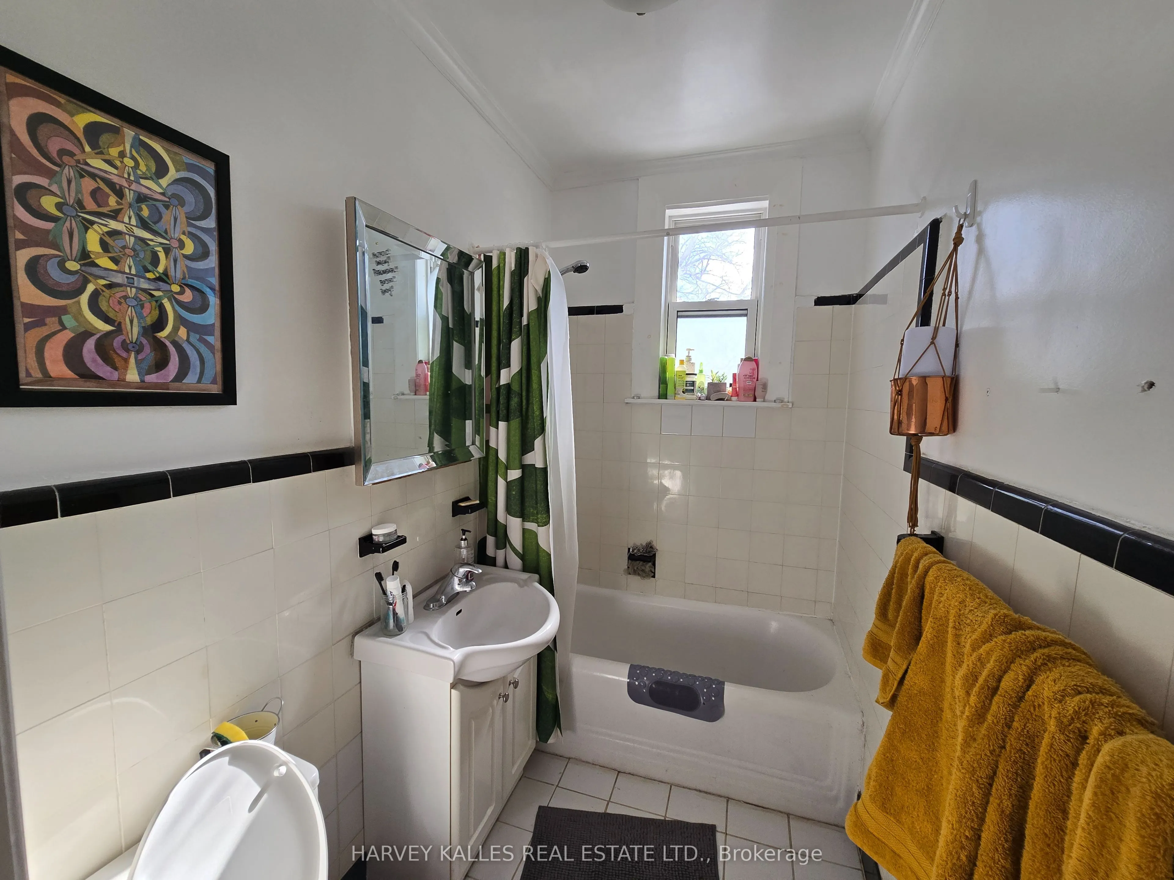 404 Spadina Road, #405