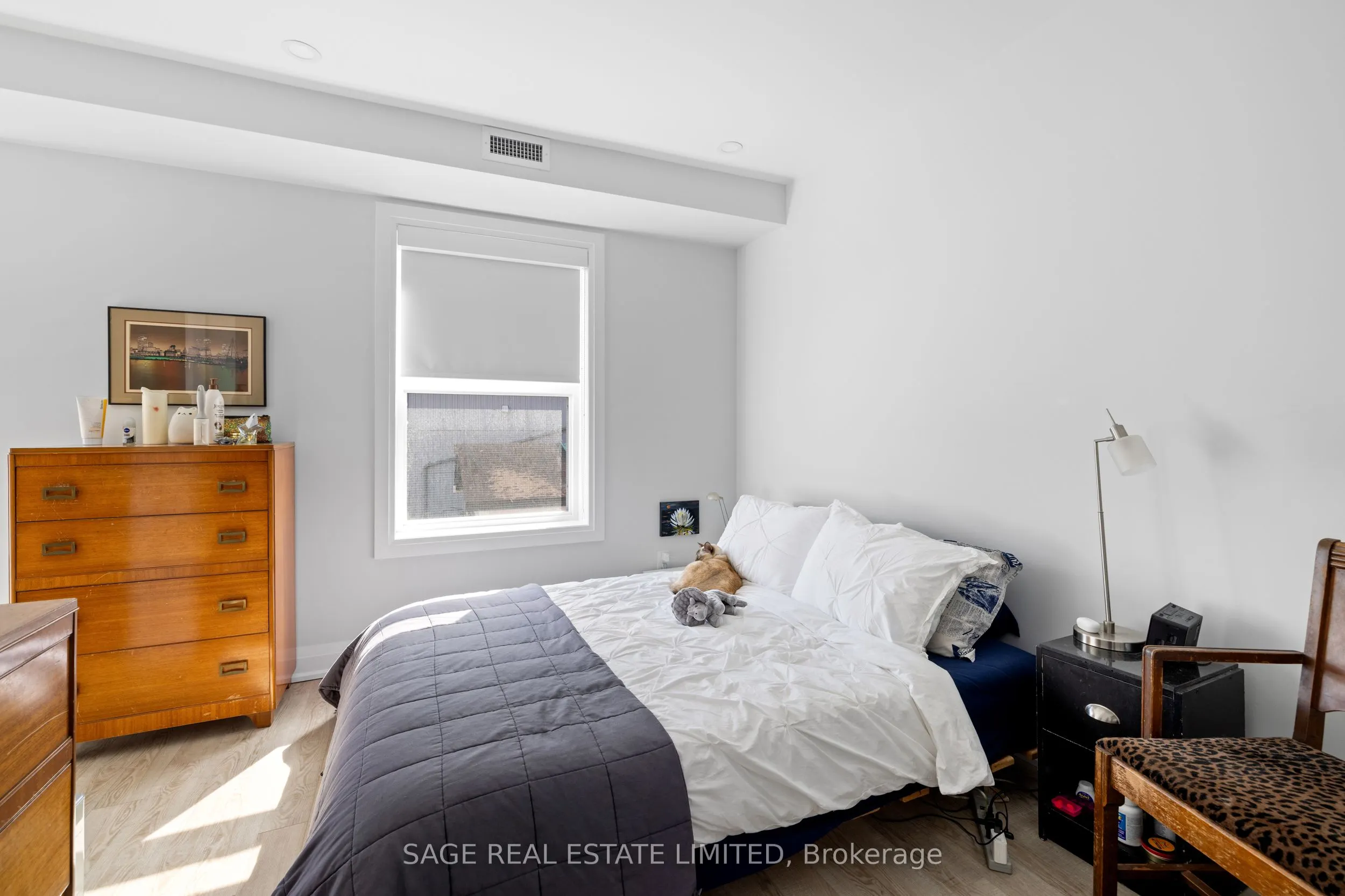 225 Carlton Street, #4