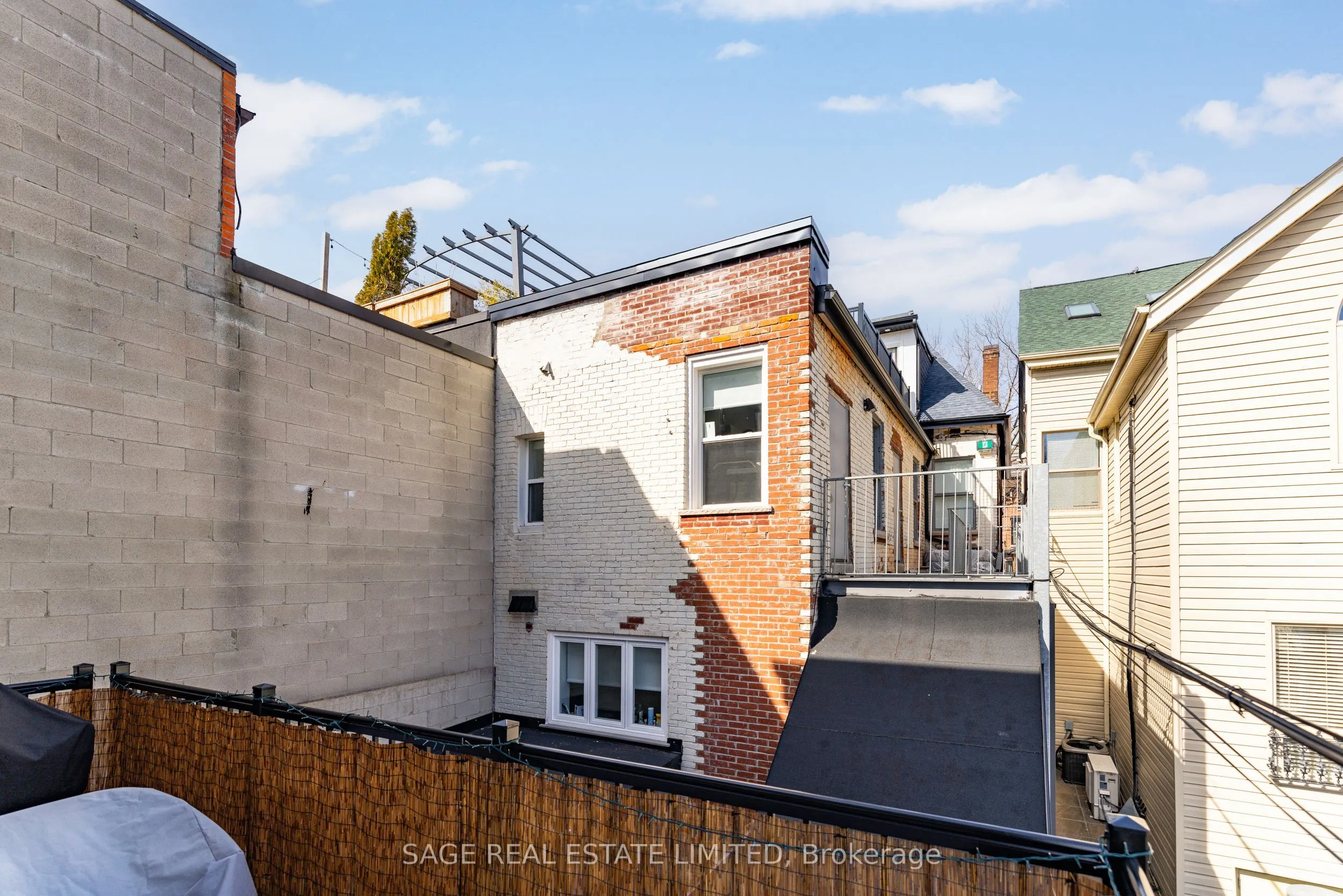 225 Carlton Street, #4