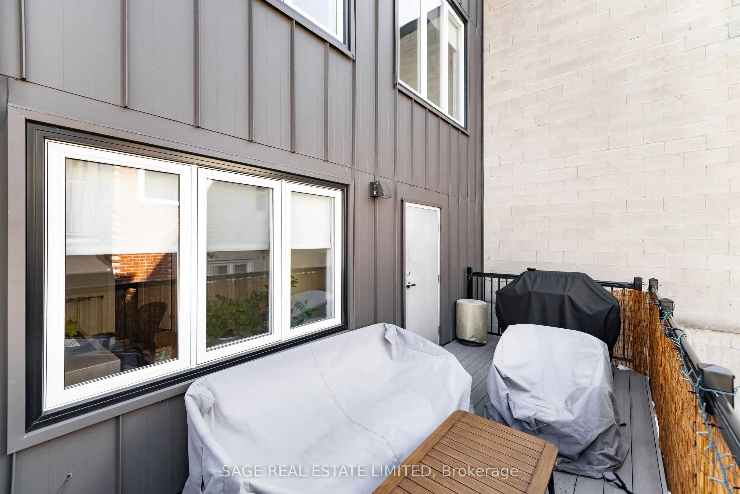 225 Carlton Street, #4