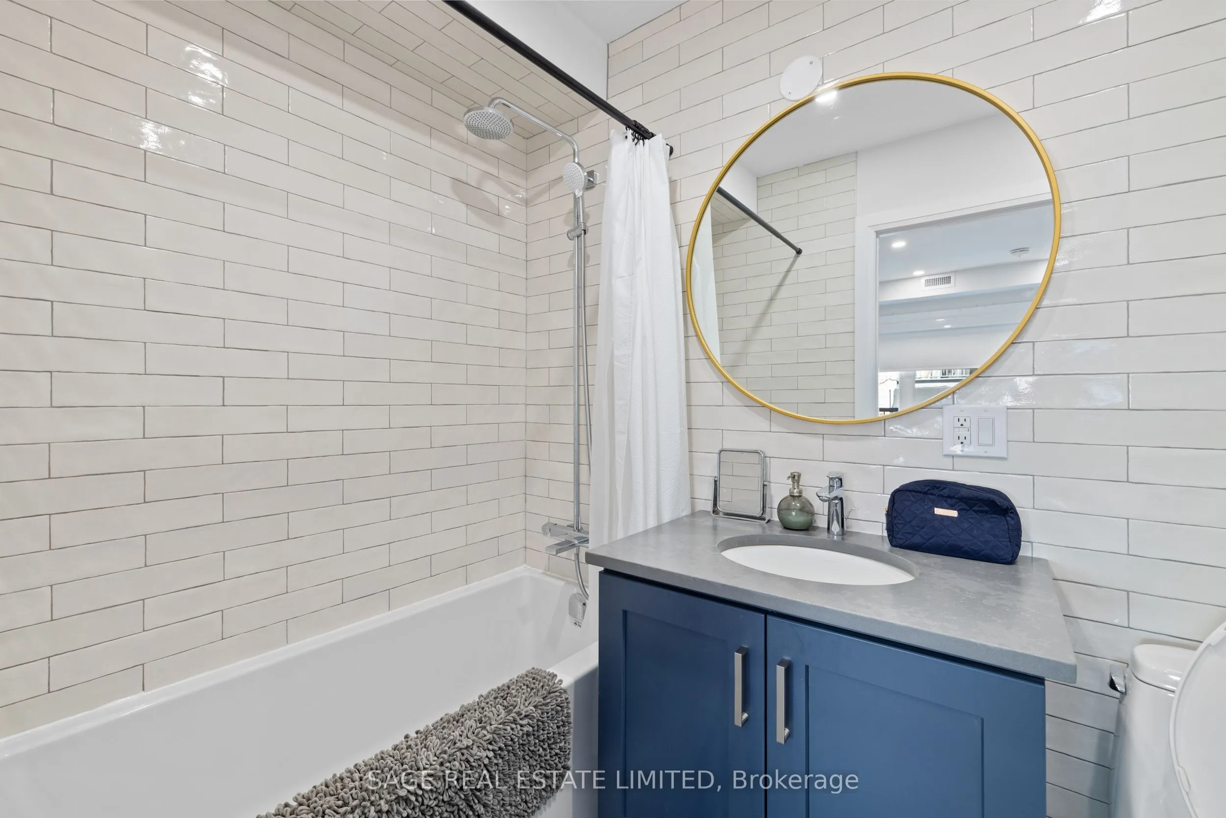 225 Carlton Street, #4