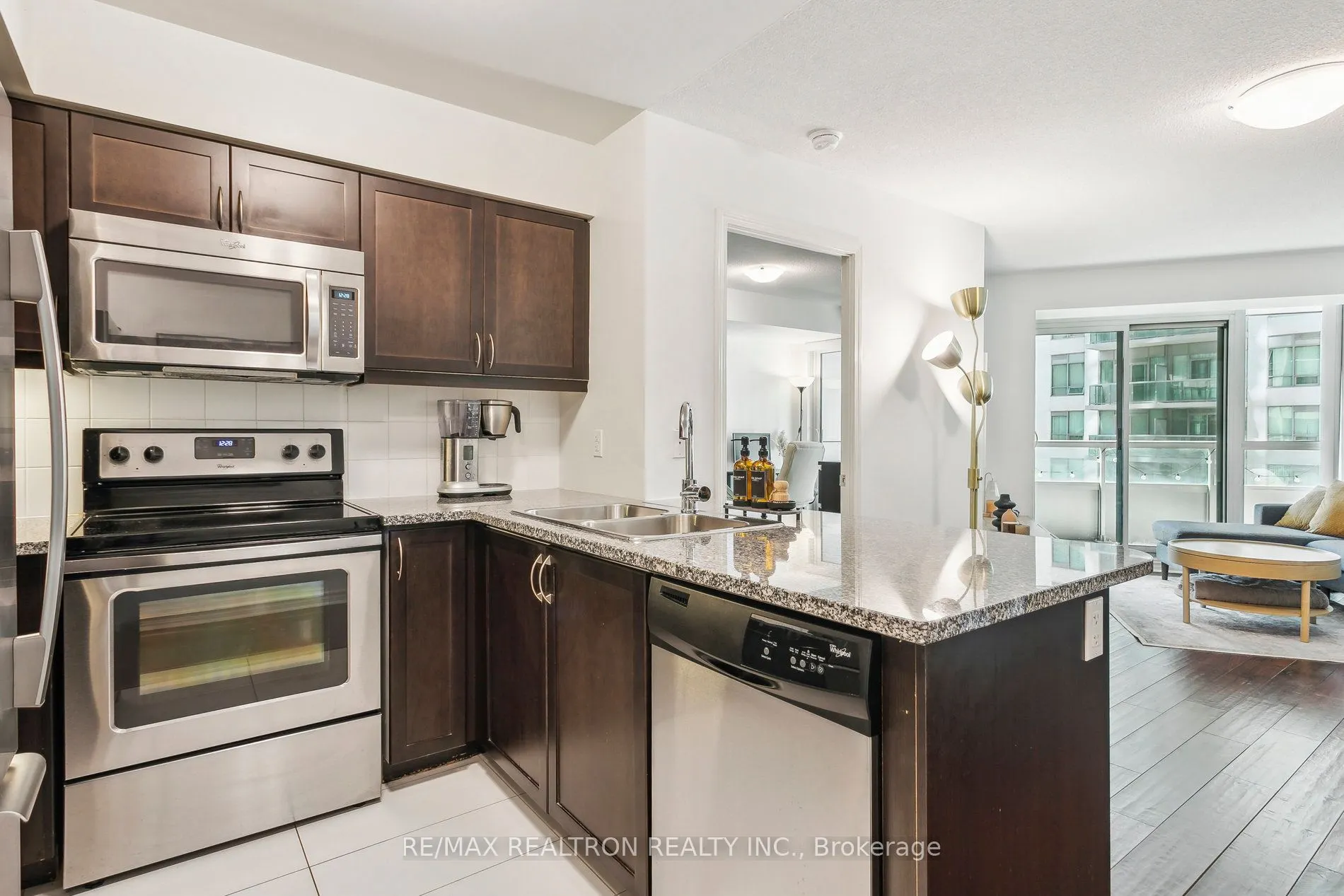 19 Grand Trunk Crescent, #1215
