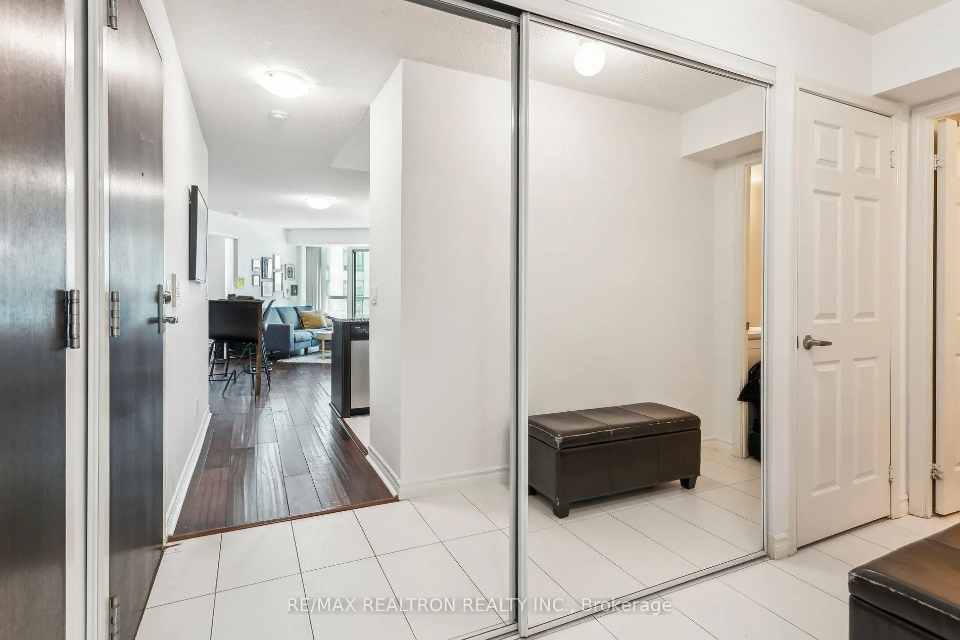 19 Grand Trunk Crescent, #1215