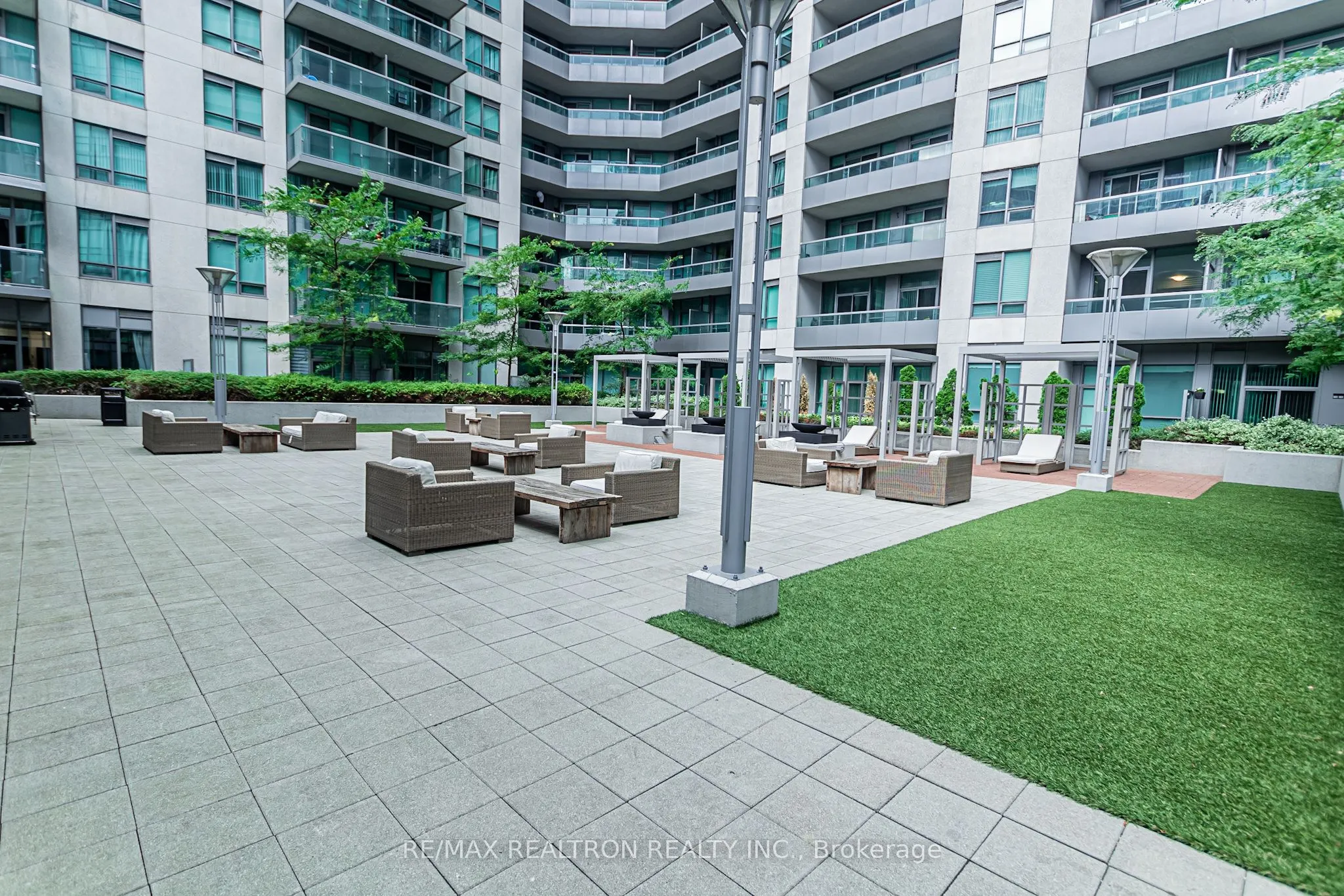 19 Grand Trunk Crescent, #1215