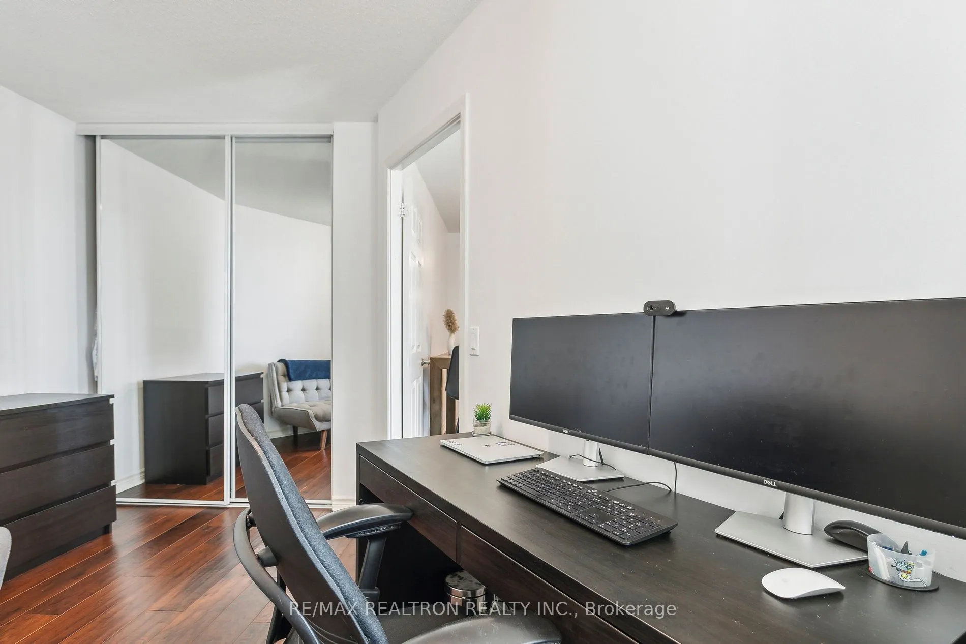 19 Grand Trunk Crescent, #1215