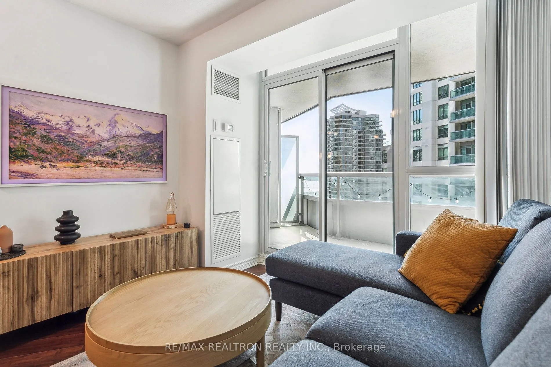 19 Grand Trunk Crescent, #1215