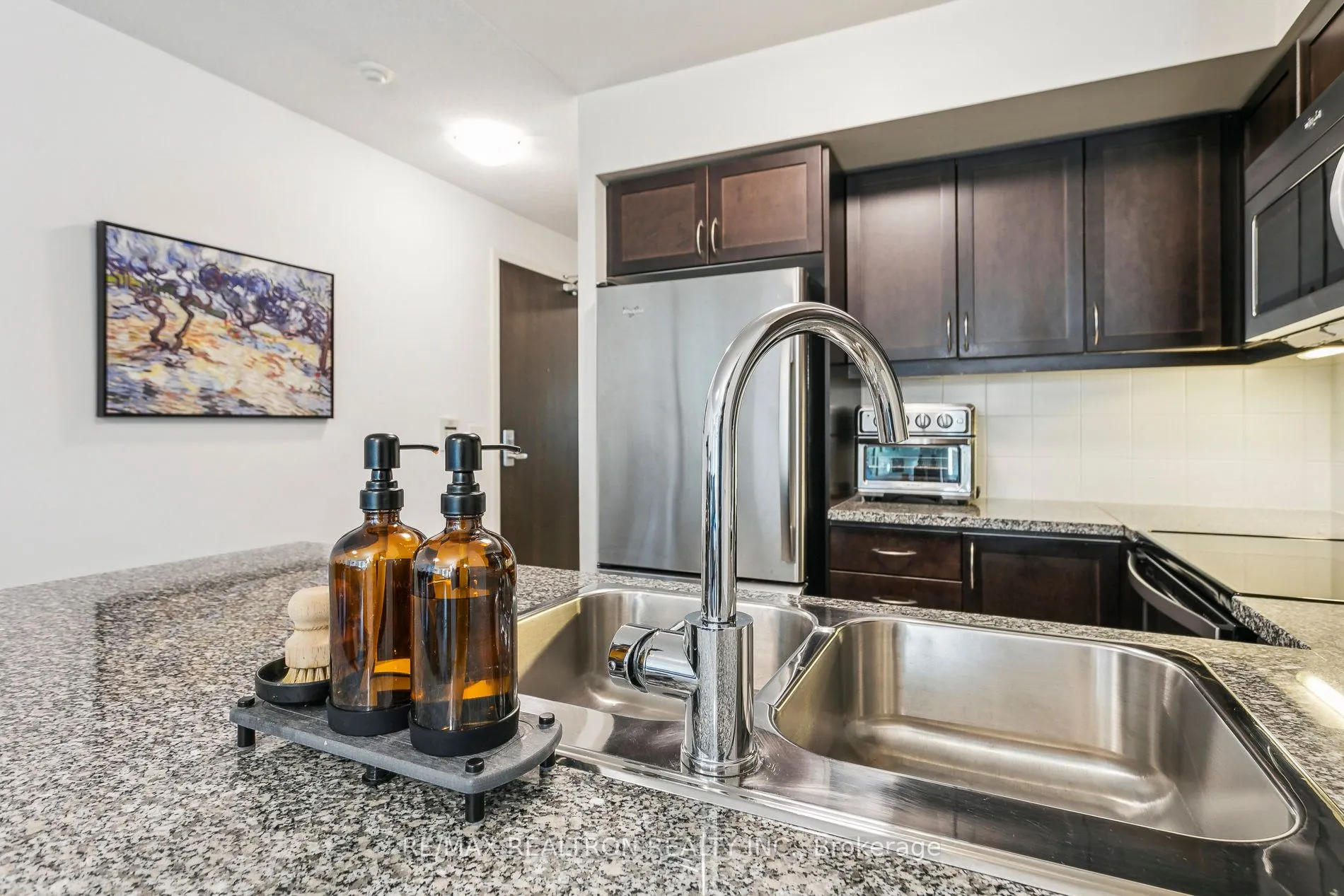 19 Grand Trunk Crescent, #1215